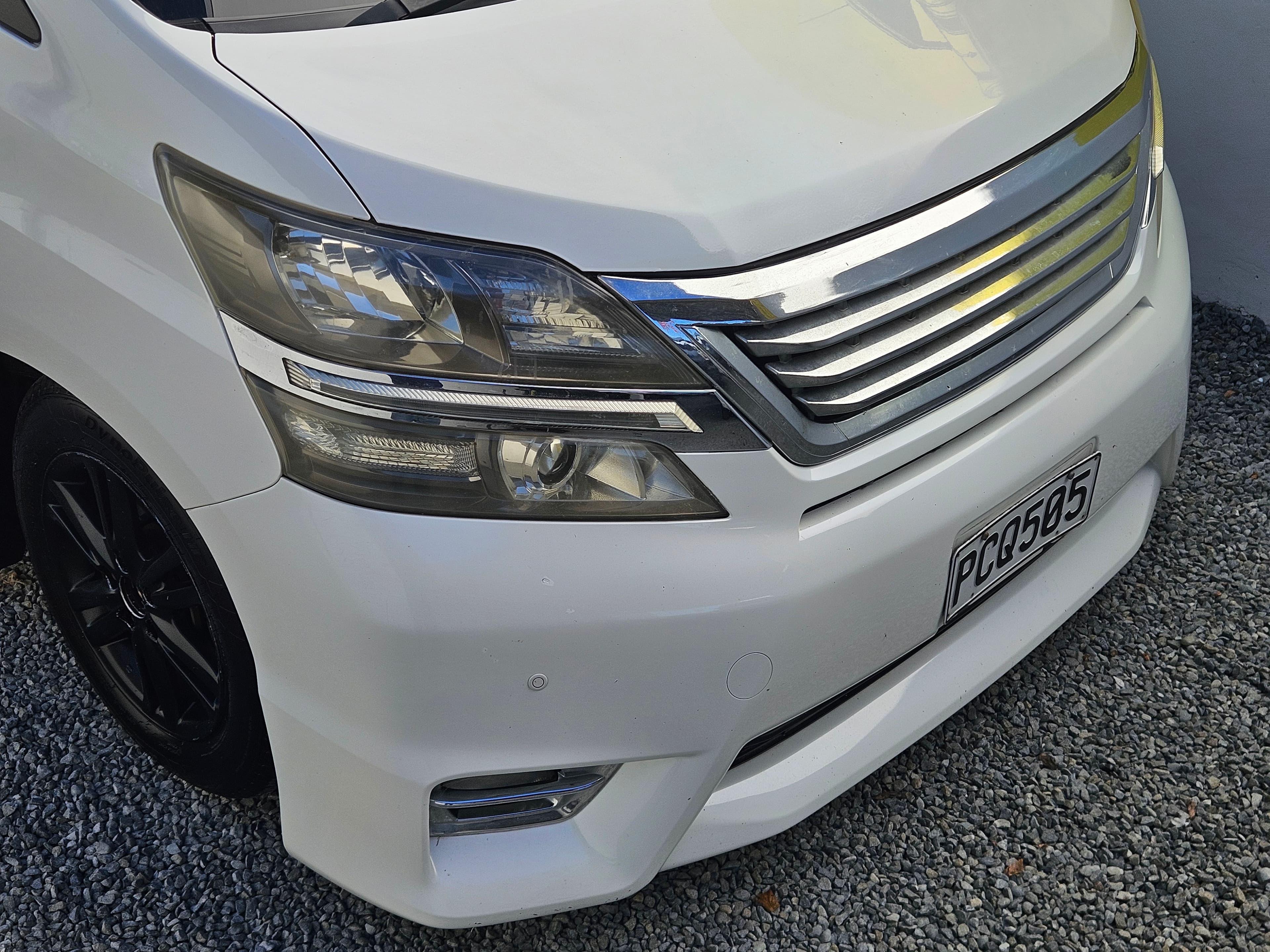 2010 Toyota Vellfire photo 4