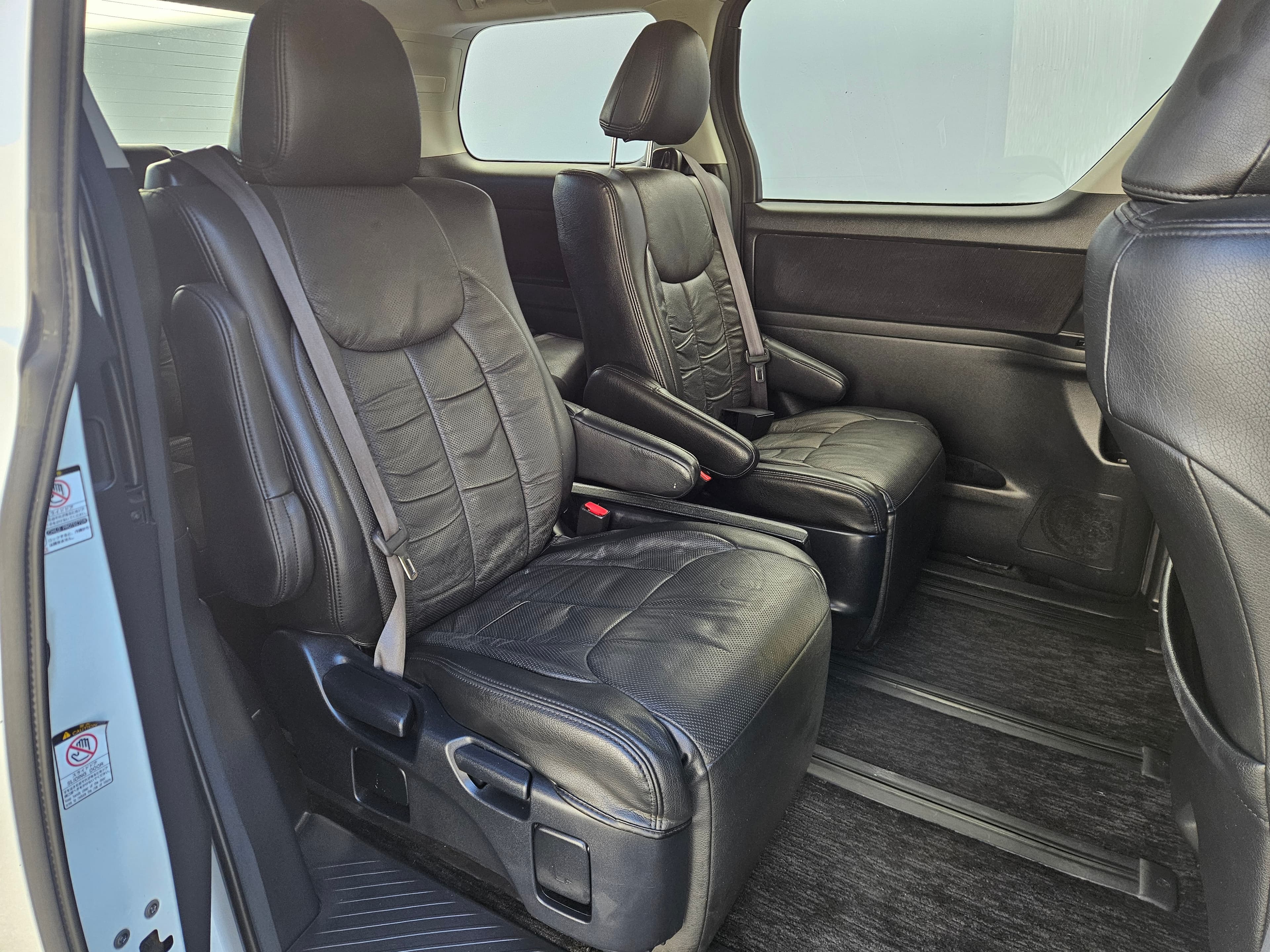 2010 Toyota Vellfire photo 11