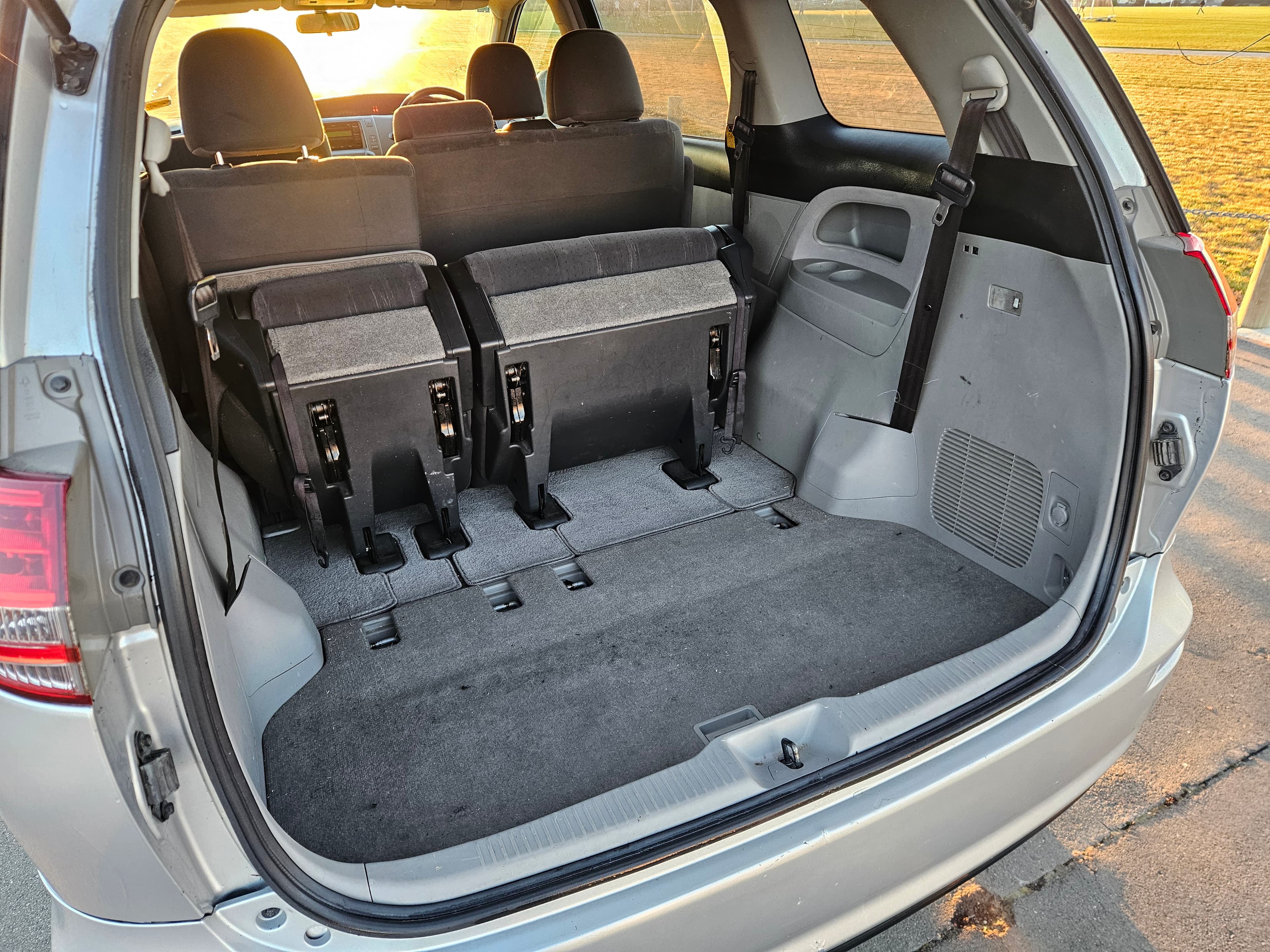 2006 Toyota Previa / Estima photo 12