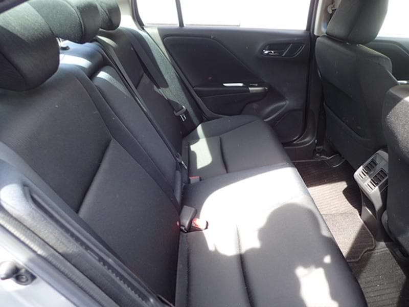 2015 Honda Grace Hybrid LX photo 8