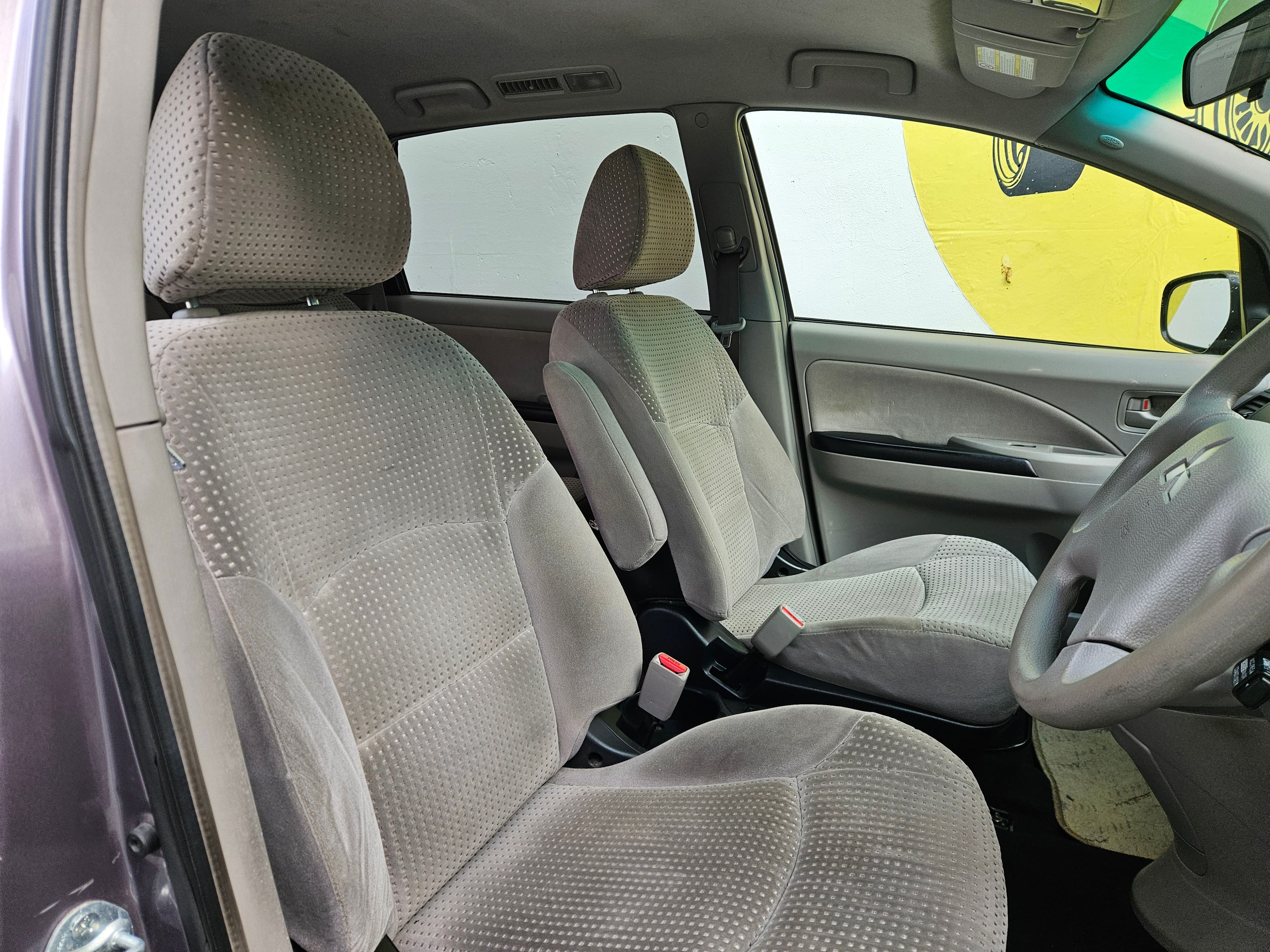 2004 MITSUBISHI GRANDIS photo 11