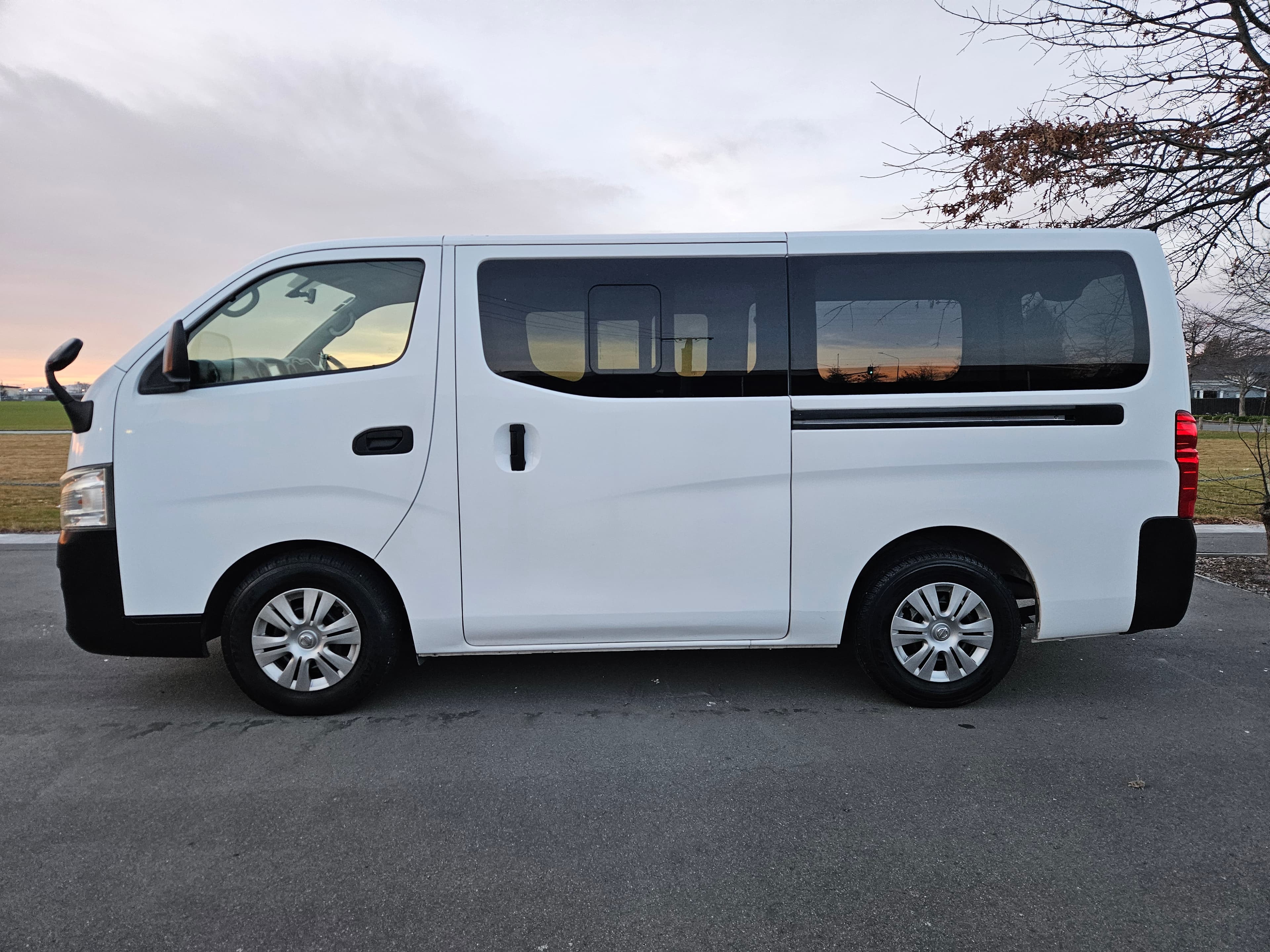 2016 Nissan NV350 Caravan photo 6
