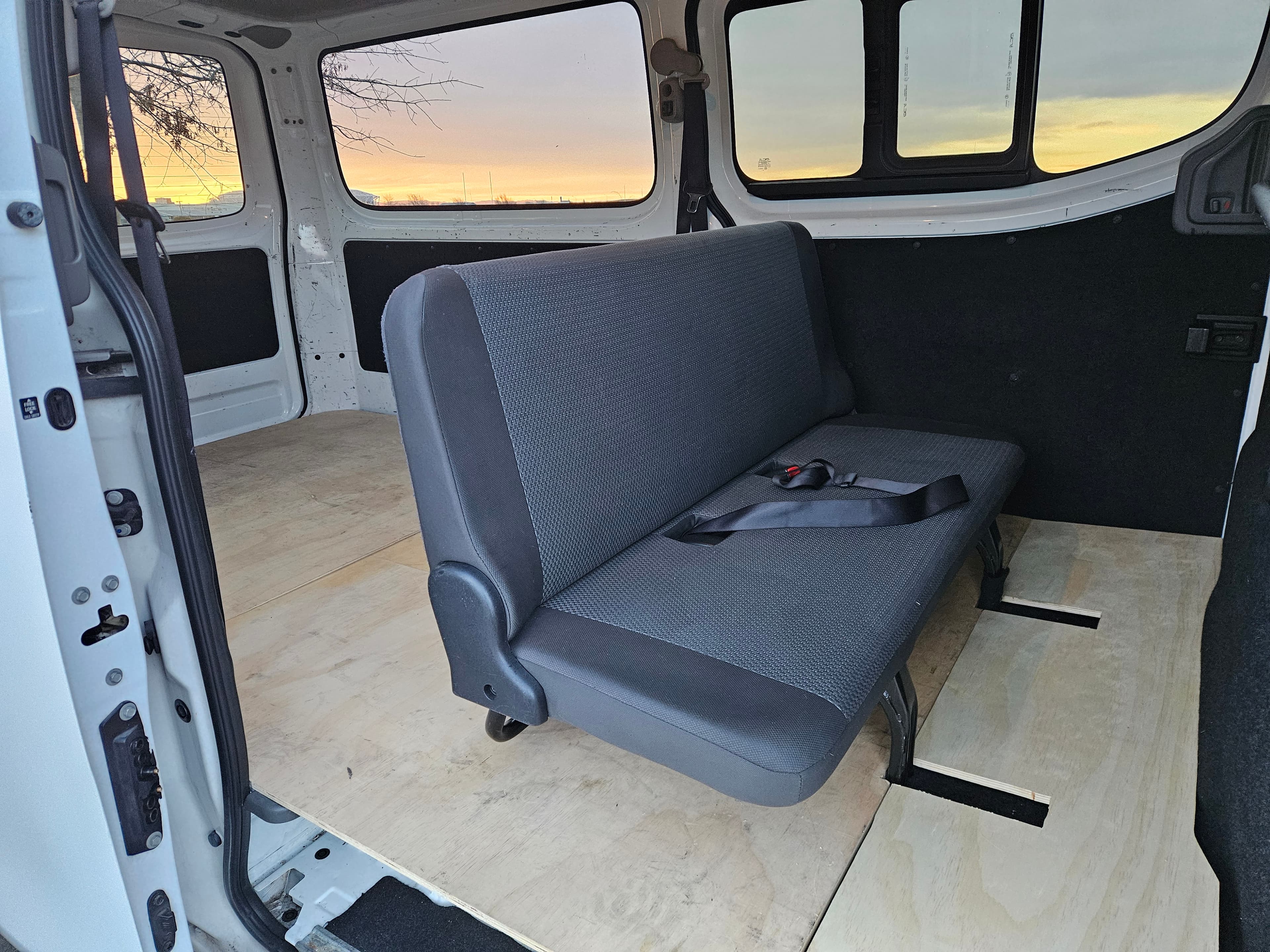 2016 Nissan NV350 Caravan photo 9