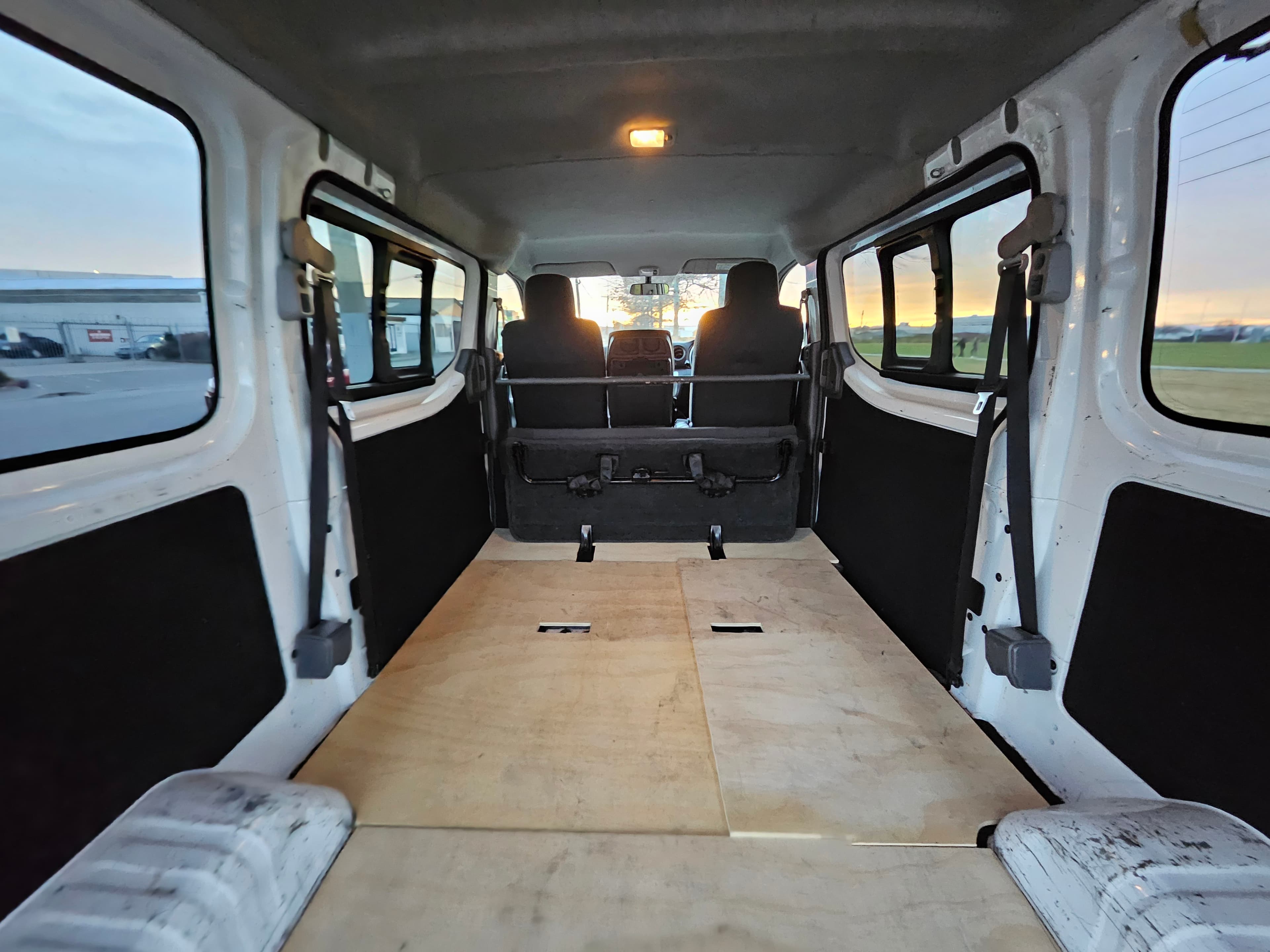 2016 Nissan NV350 Caravan photo 13
