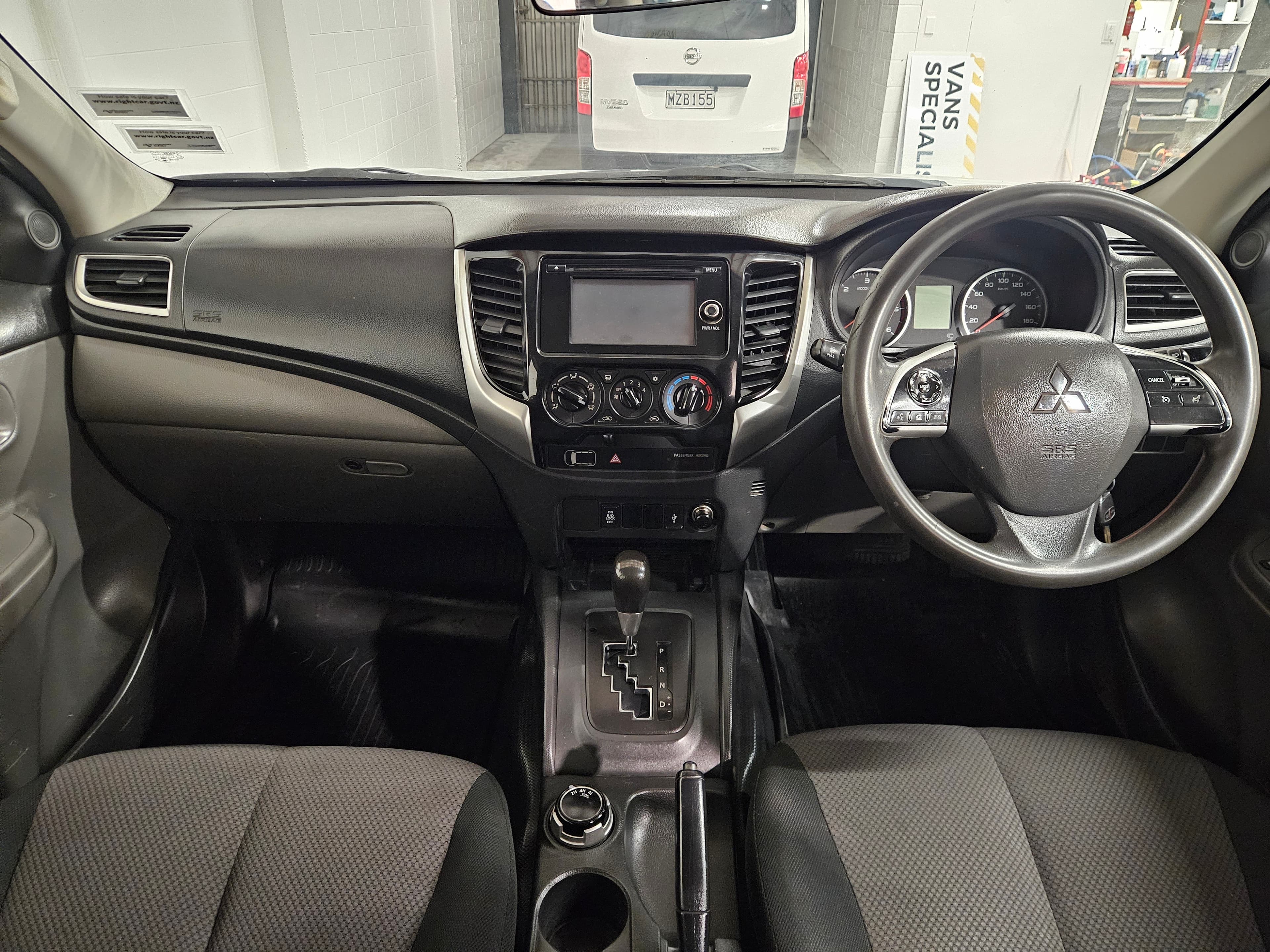 2016 Mitsubishi Triton D/Cab Glx 4WD AT photo 11