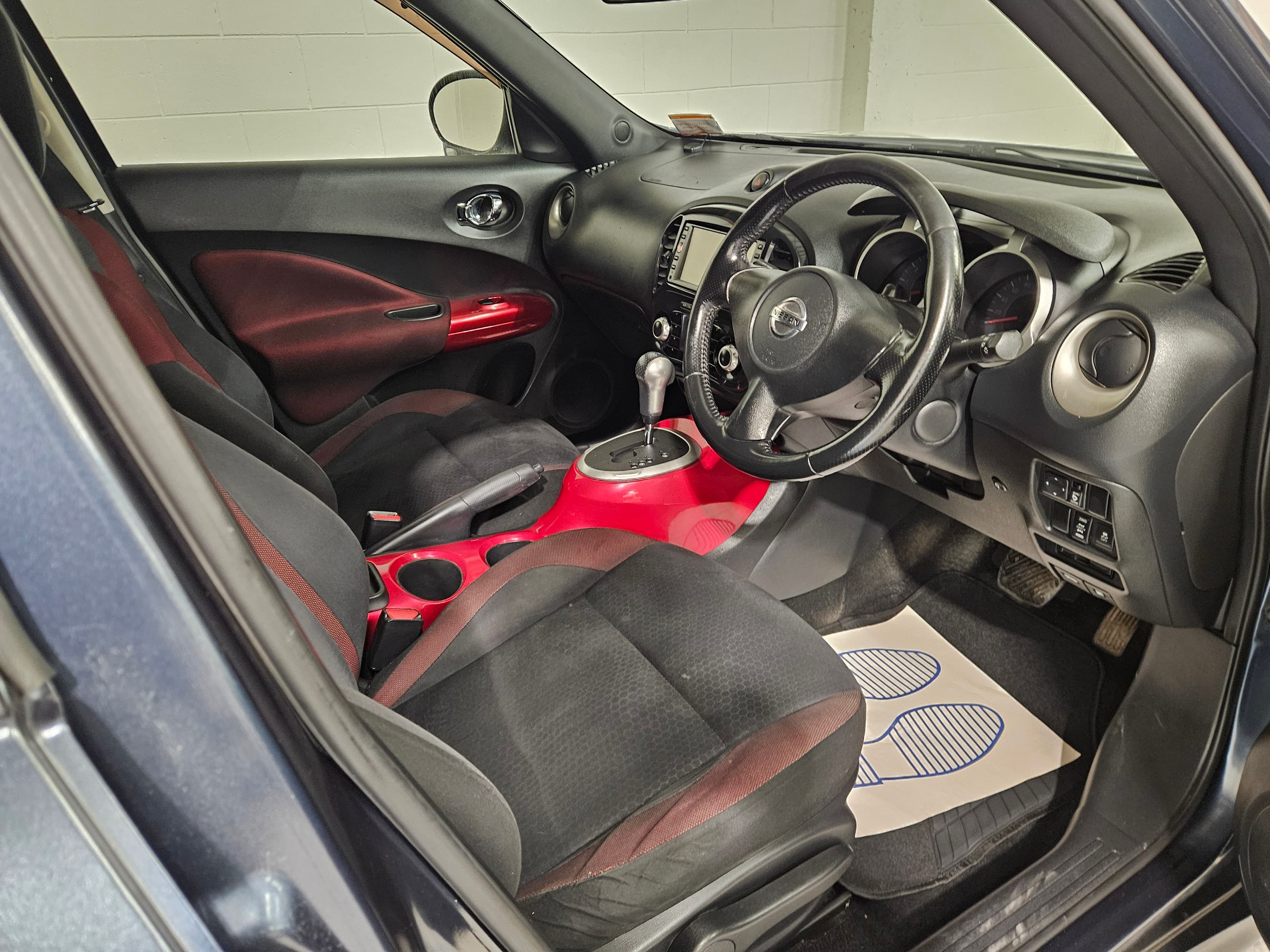 2011 Nissan Juke 1.6 Turbo 4WD photo 9