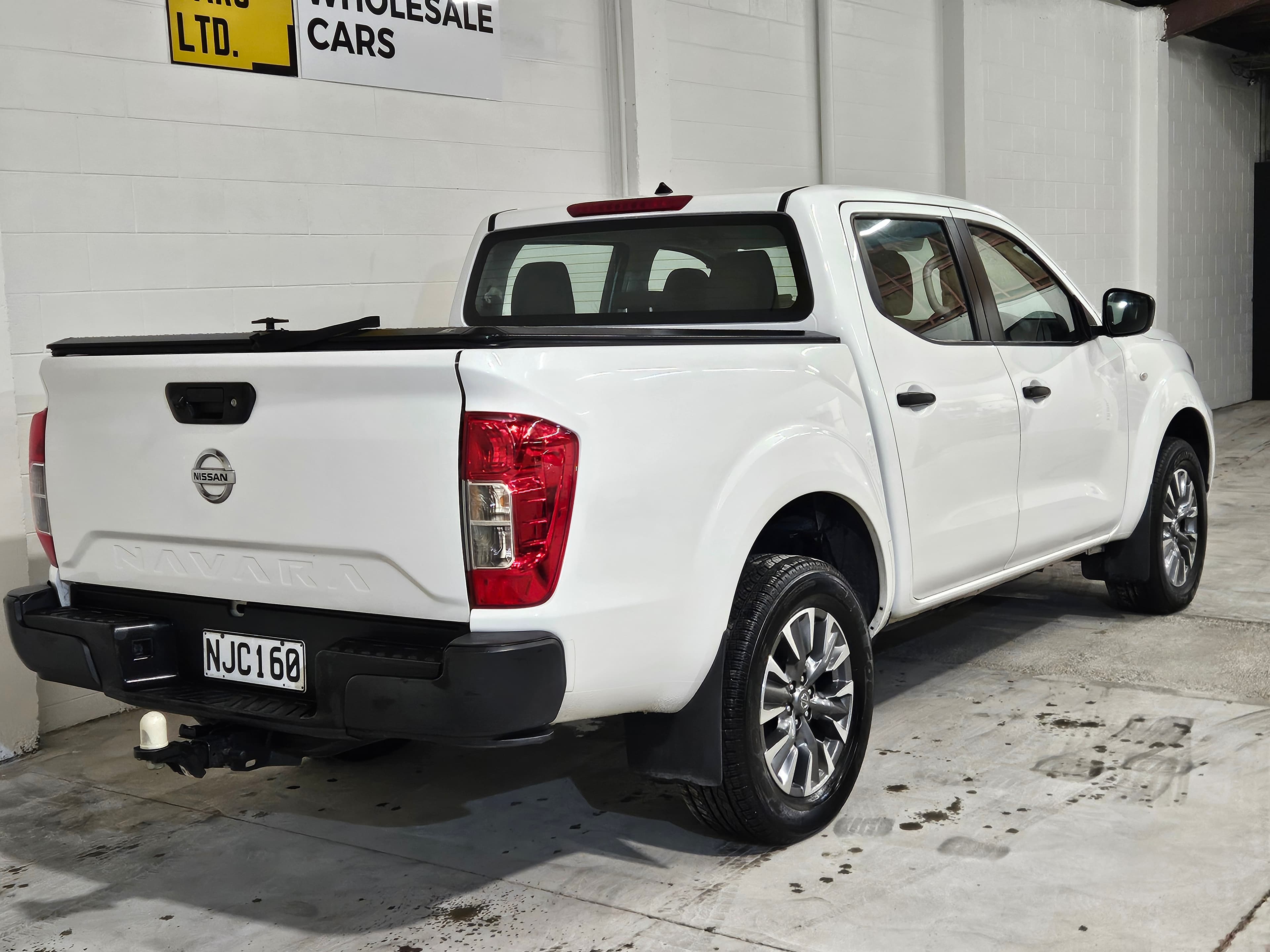 2021 Nissan Navara SL photo 5