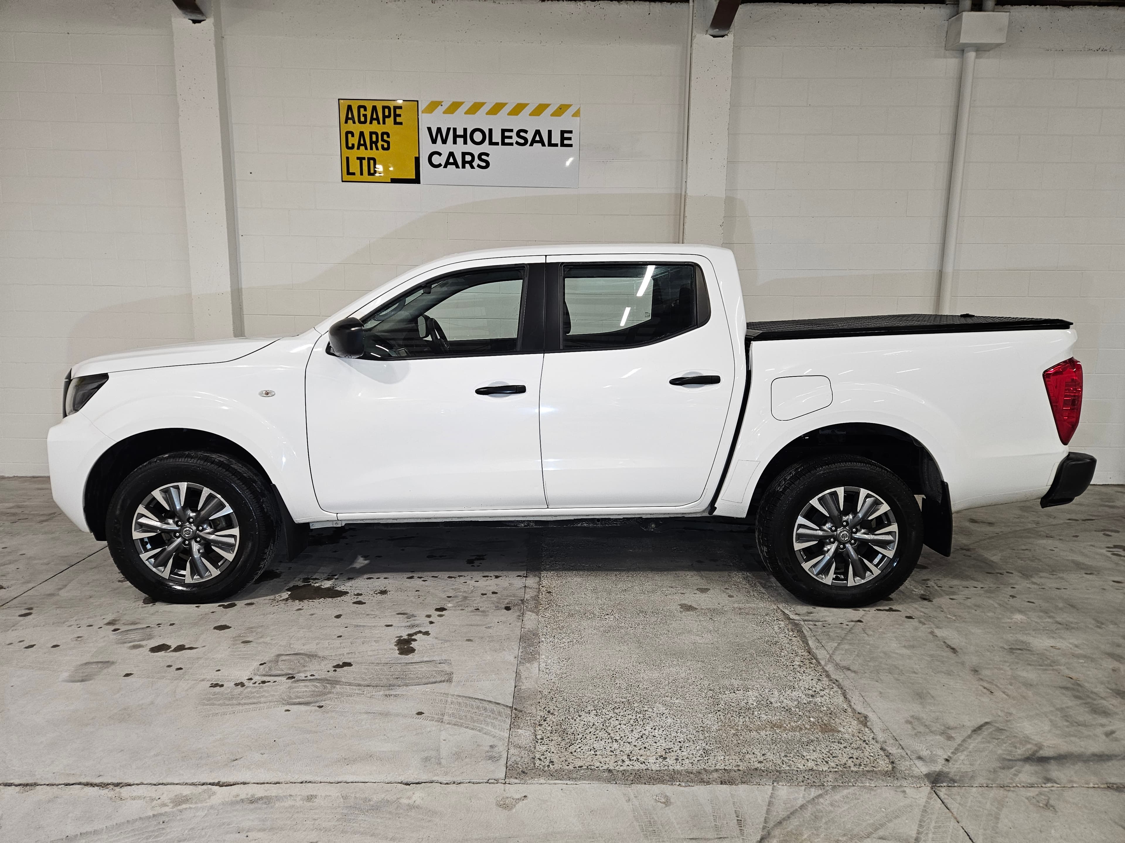 2021 Nissan Navara SL photo 10