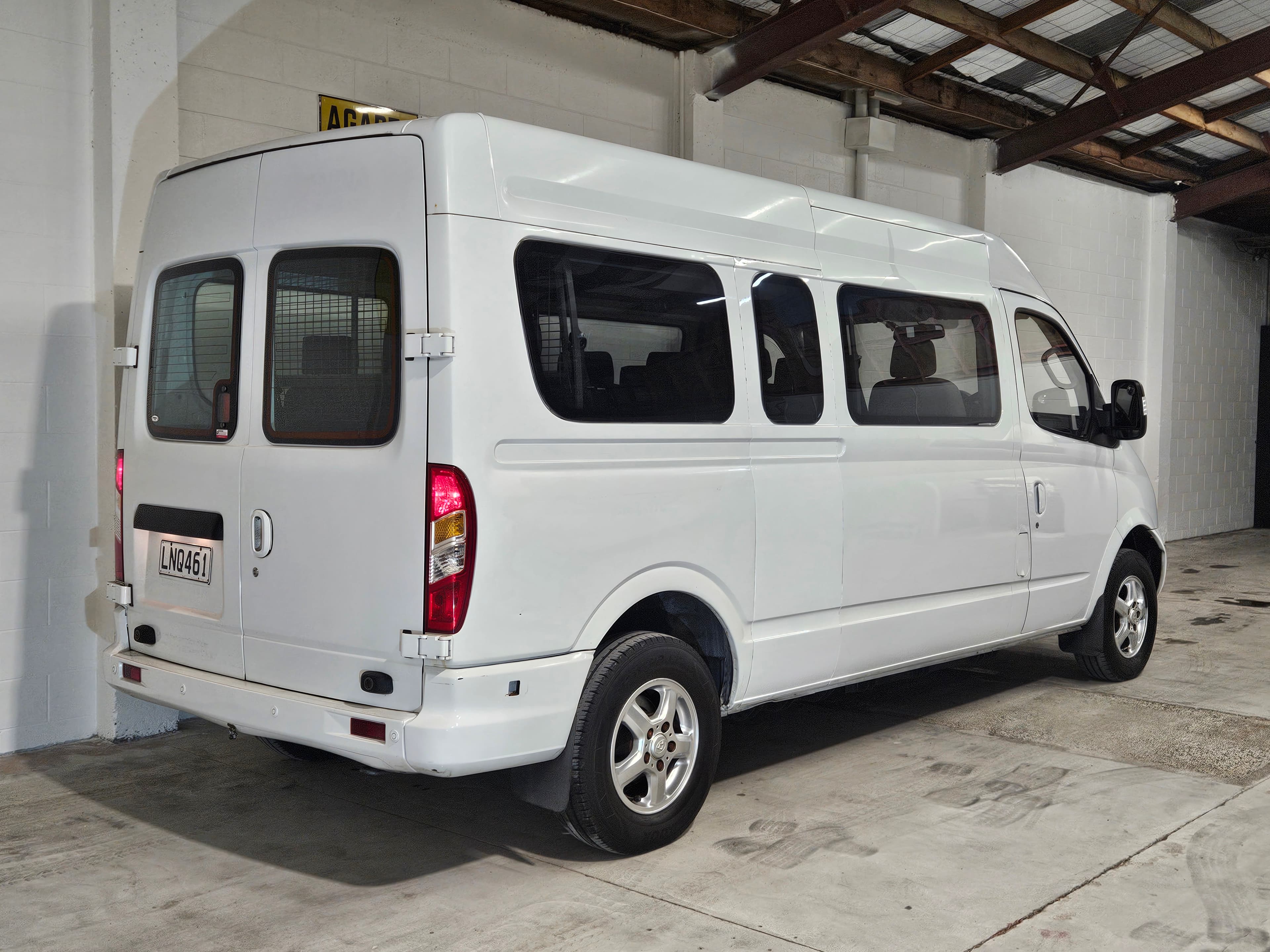 2026 LDV EV80 Bus photo 5