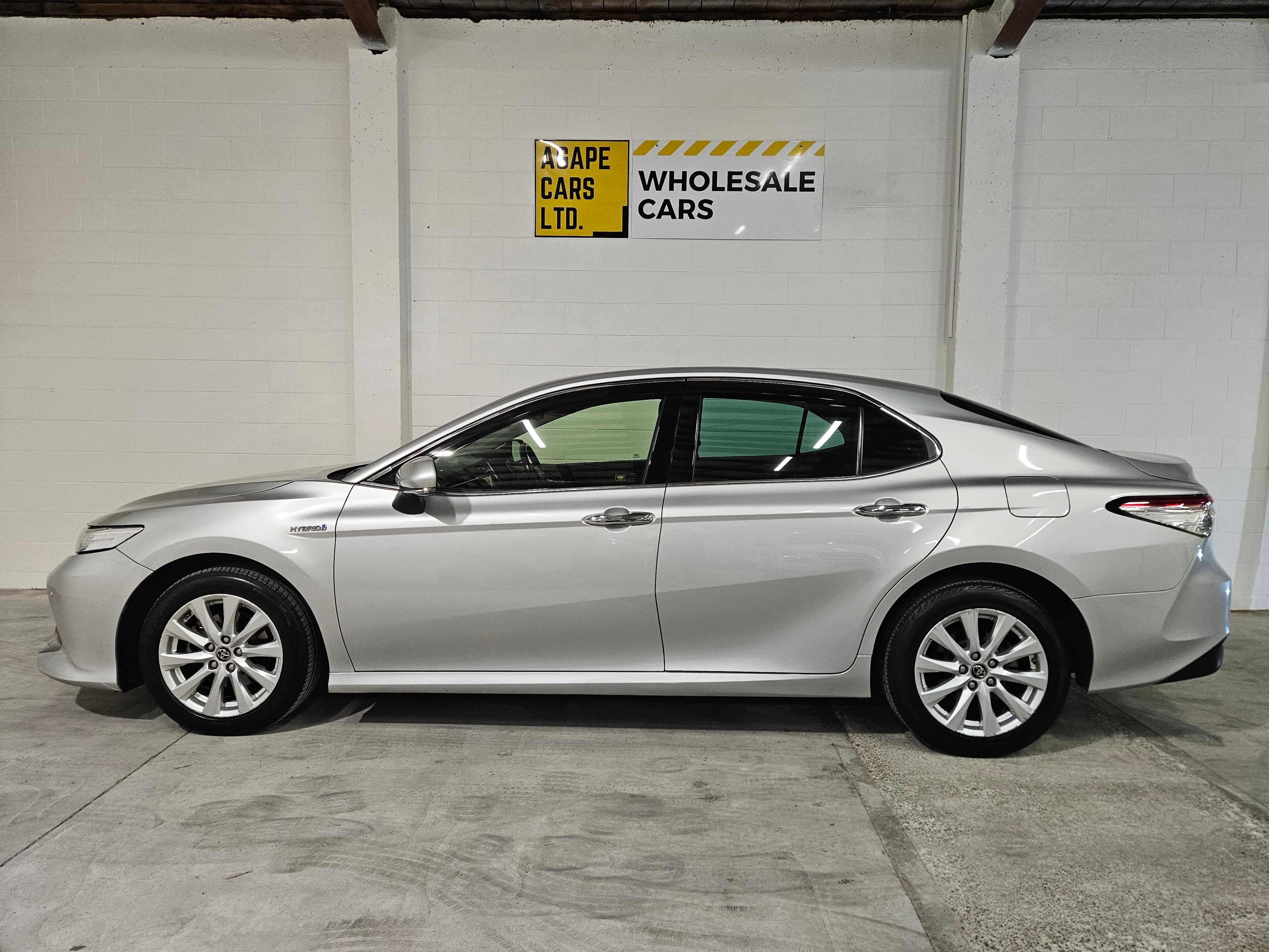 2019 Toyota Camry Hybrid photo 6