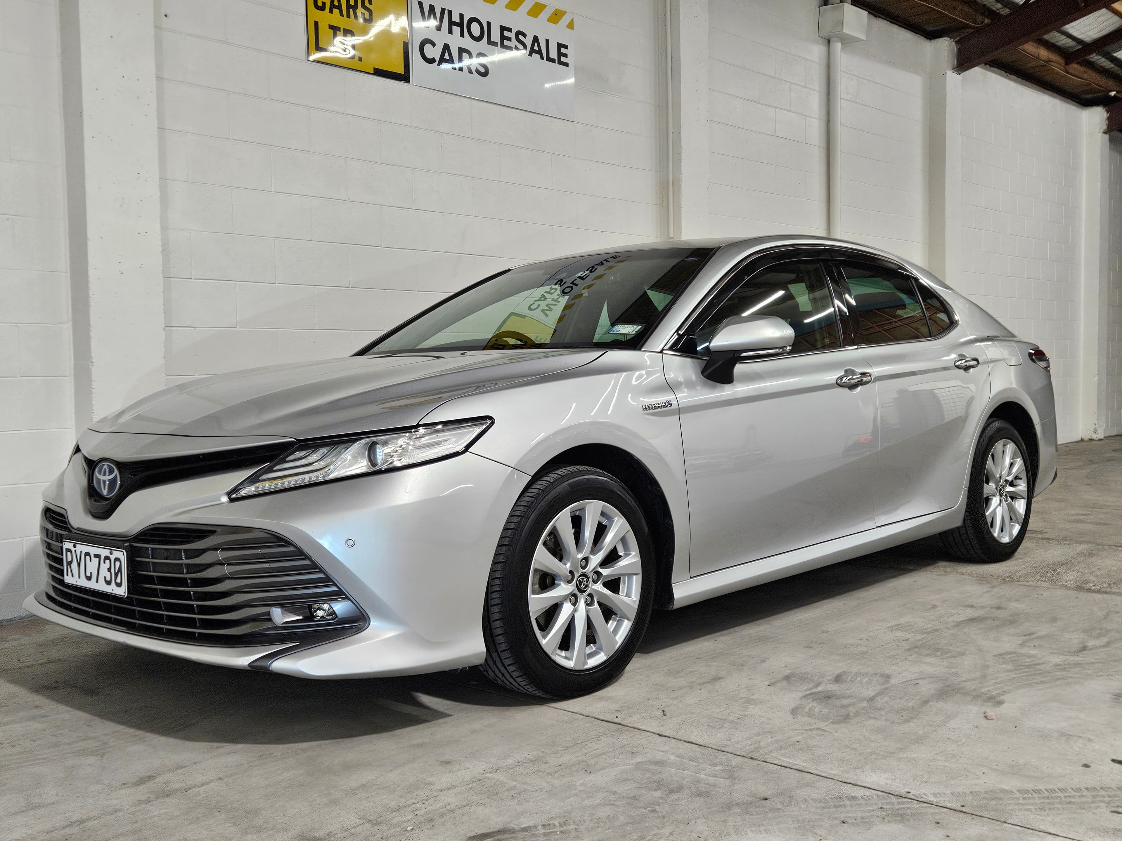 2019 Toyota Camry Hybrid photo 7