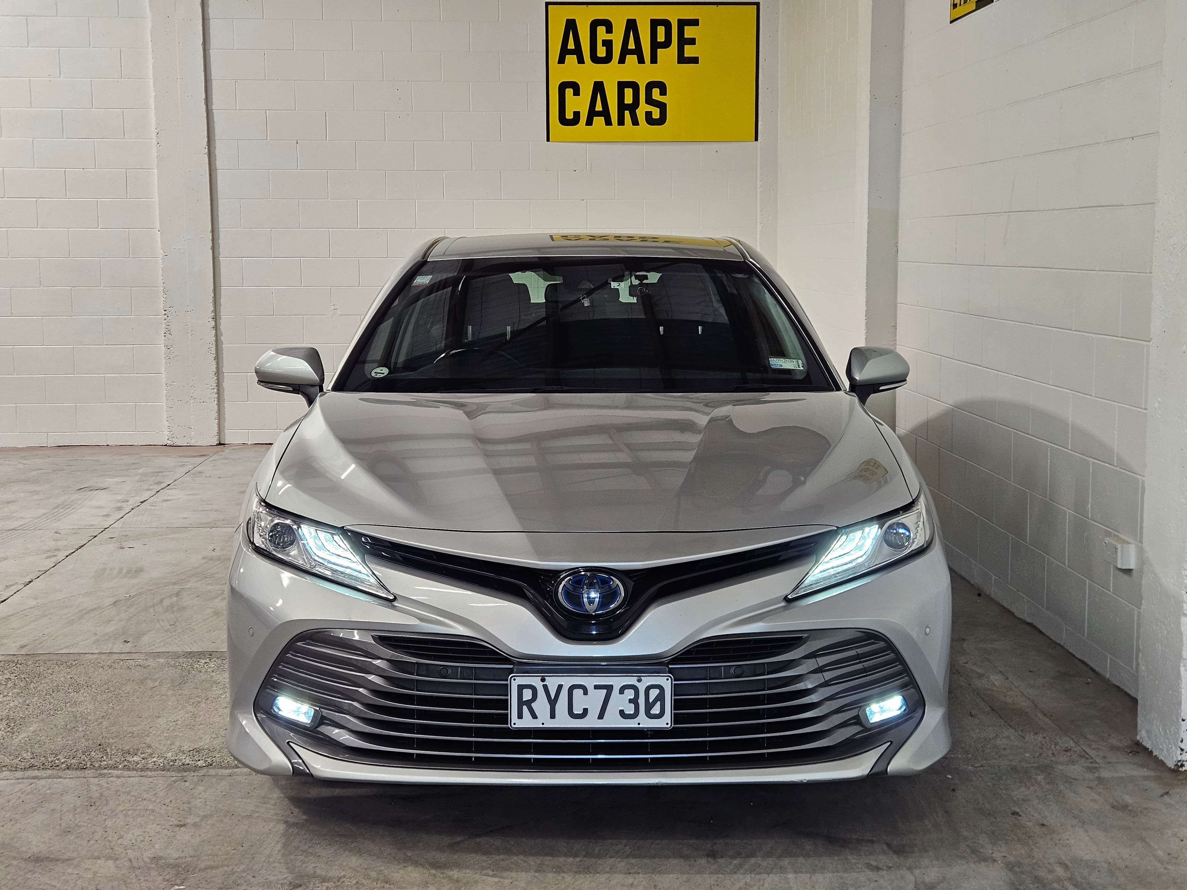 2019 Toyota Camry Hybrid photo 8
