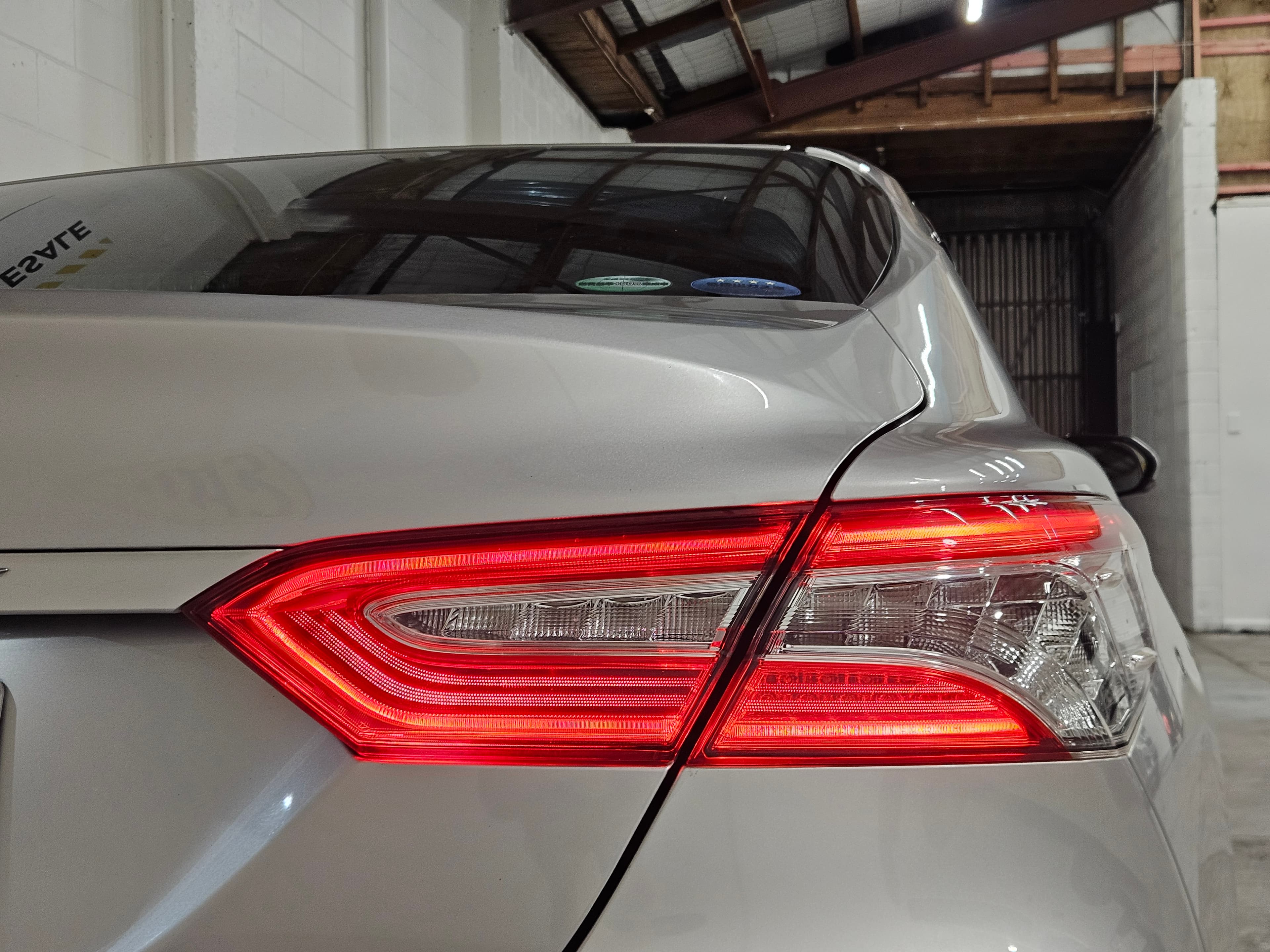 2019 Toyota Camry Hybrid photo 15