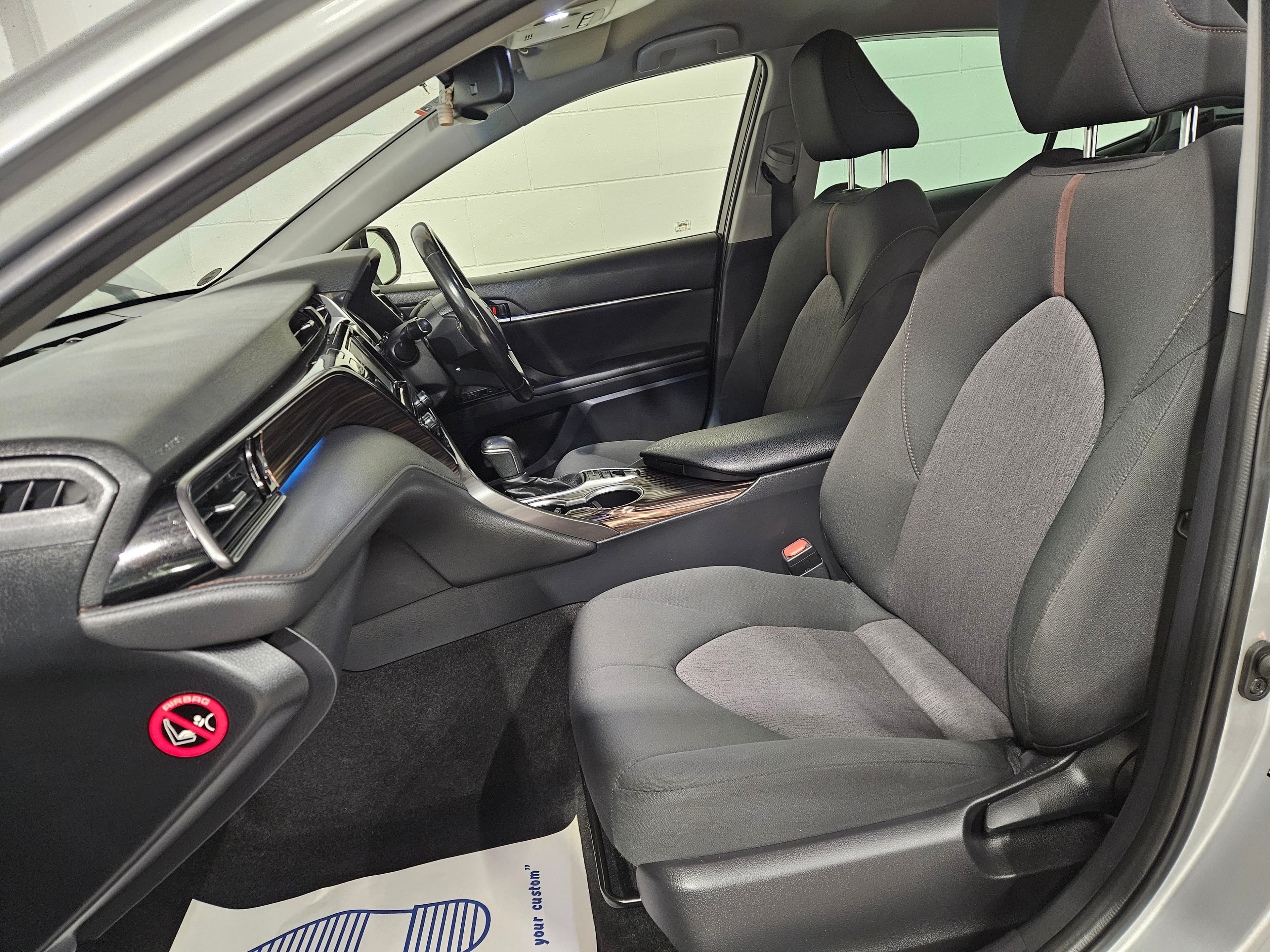 2019 Toyota Camry Hybrid photo 20