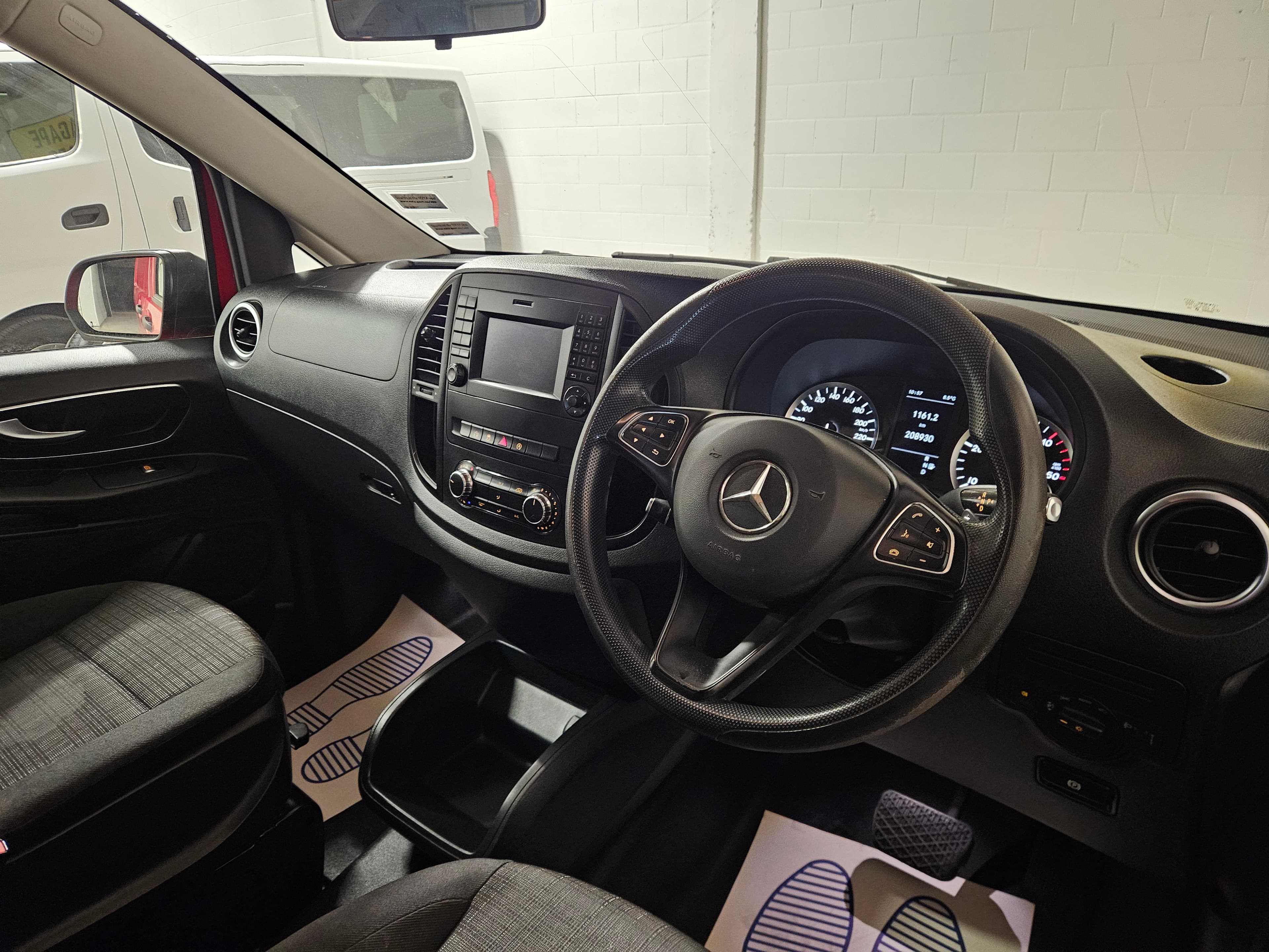 2017 Mercedes-Benz Vito 114 Swb photo 14