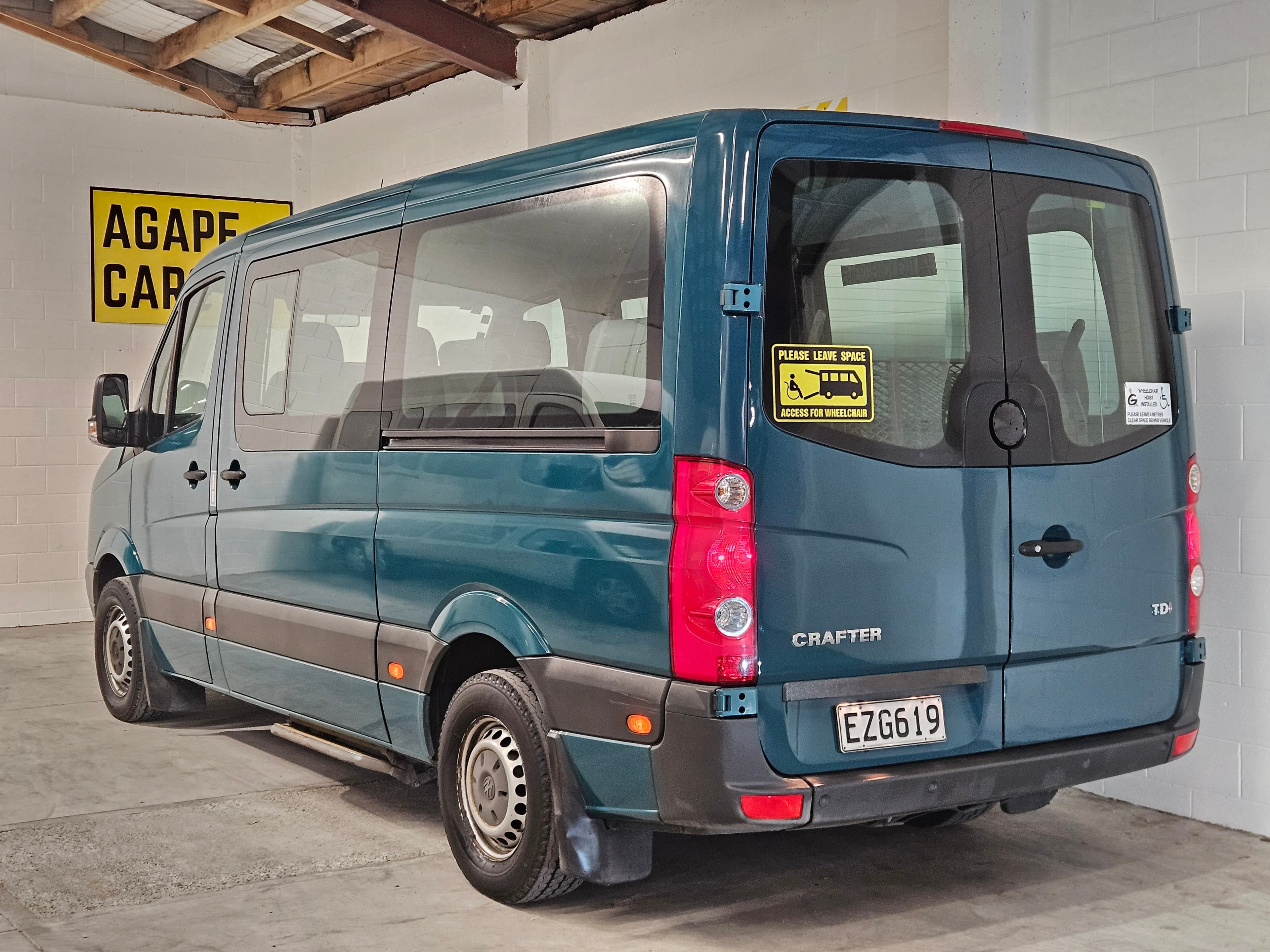 2009 Volkswagen Crafter 35 MWB 80 6SM Minibus photo 5