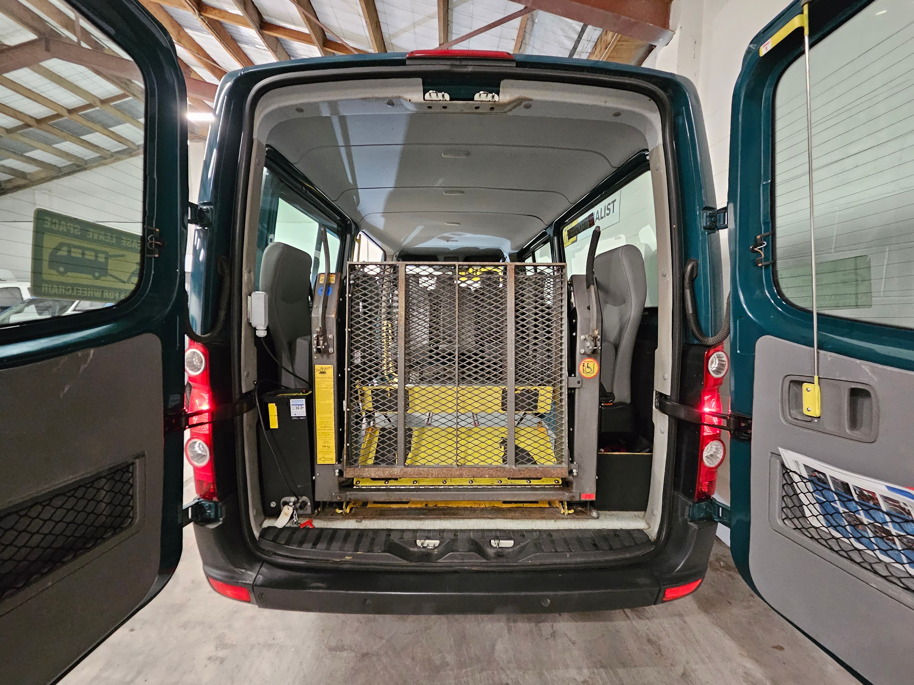 2009 Volkswagen Crafter 35 MWB 80 6SM Minibus photo 11