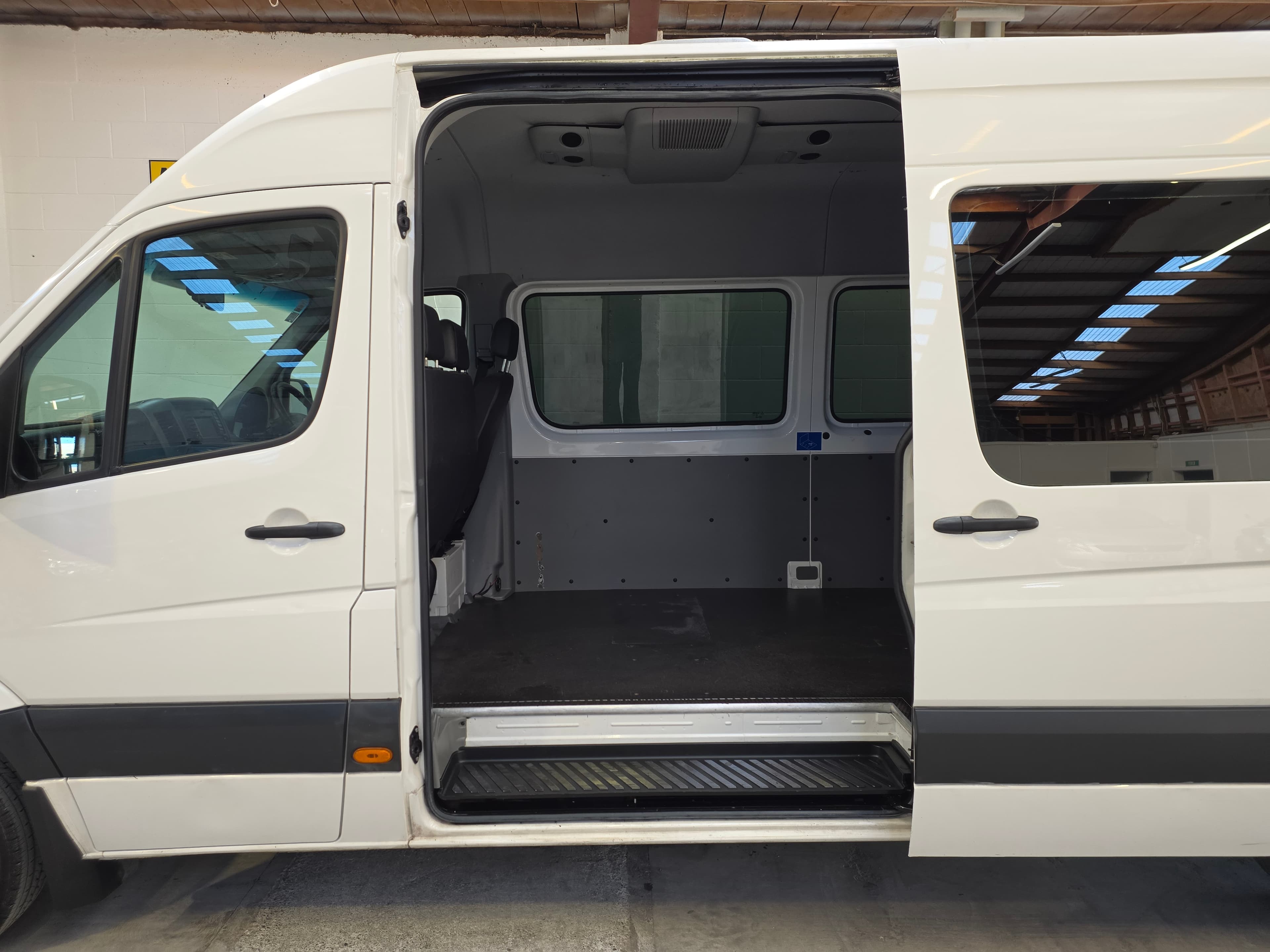 2017 Volkswagen Crafter 50 Lwb 105 MAN photo 12