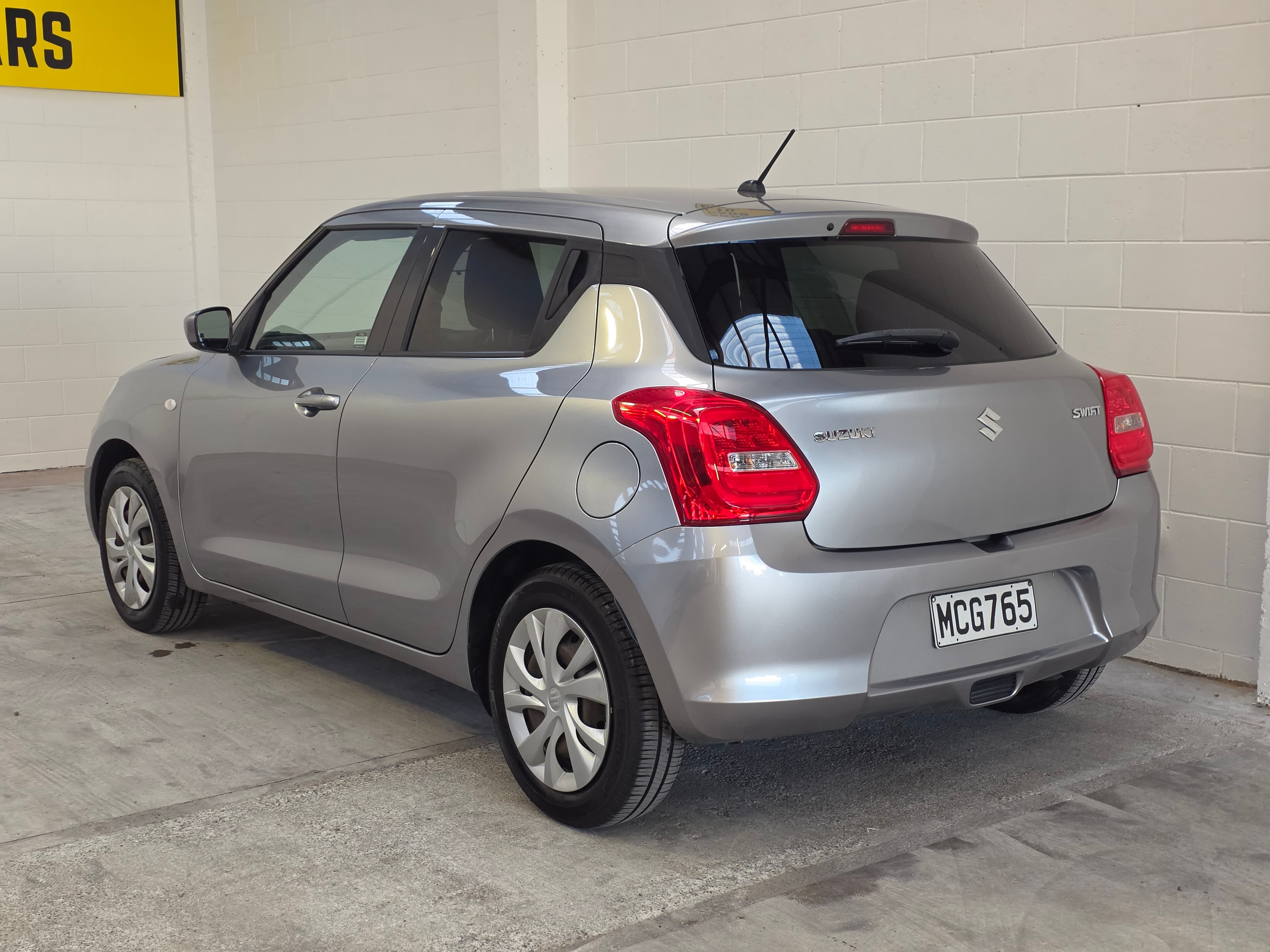 2019 Suzuki Swift Glc photo 6