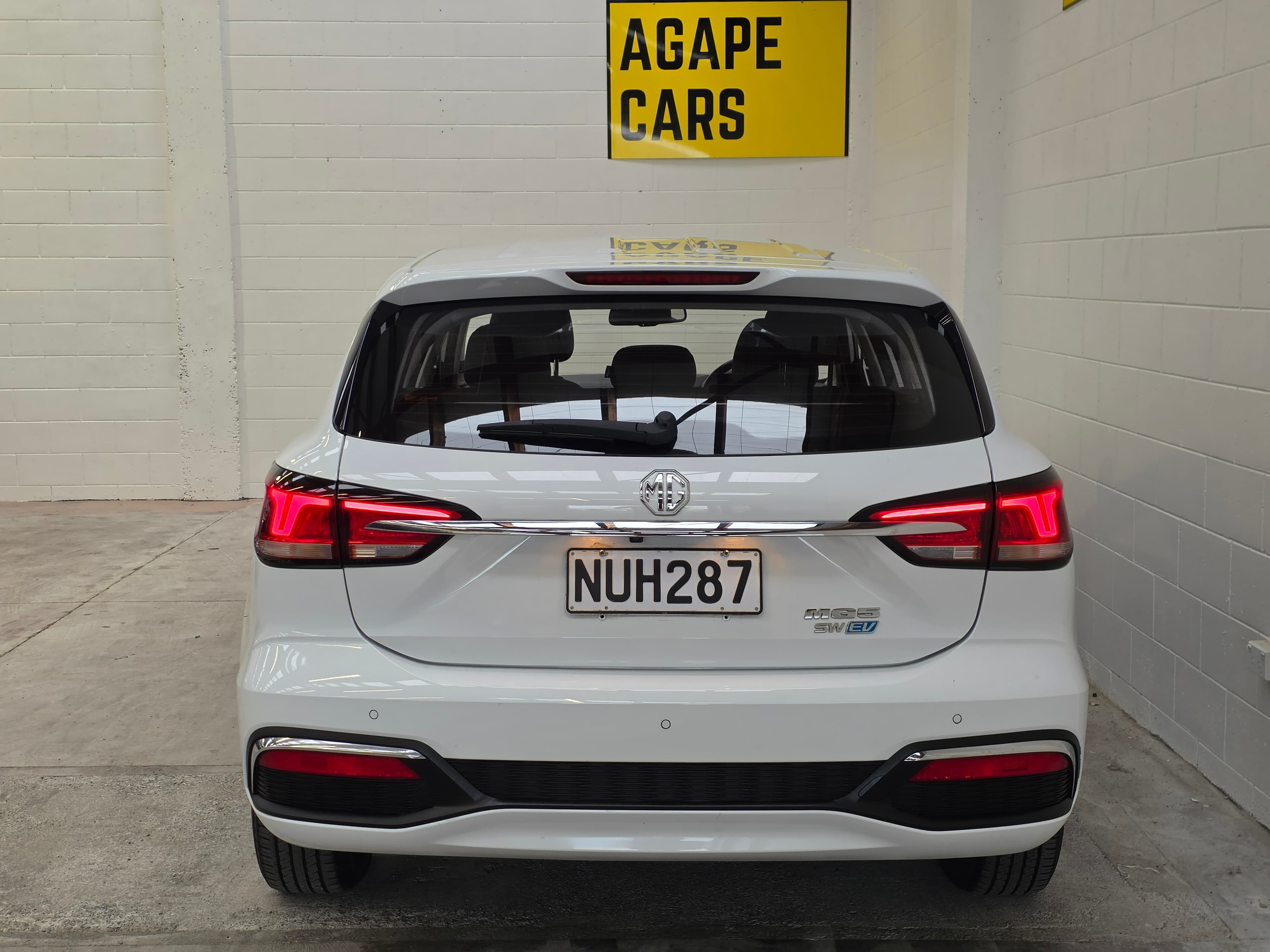 2021 MG MG 5 EV  52.5 kWh battery photo 6