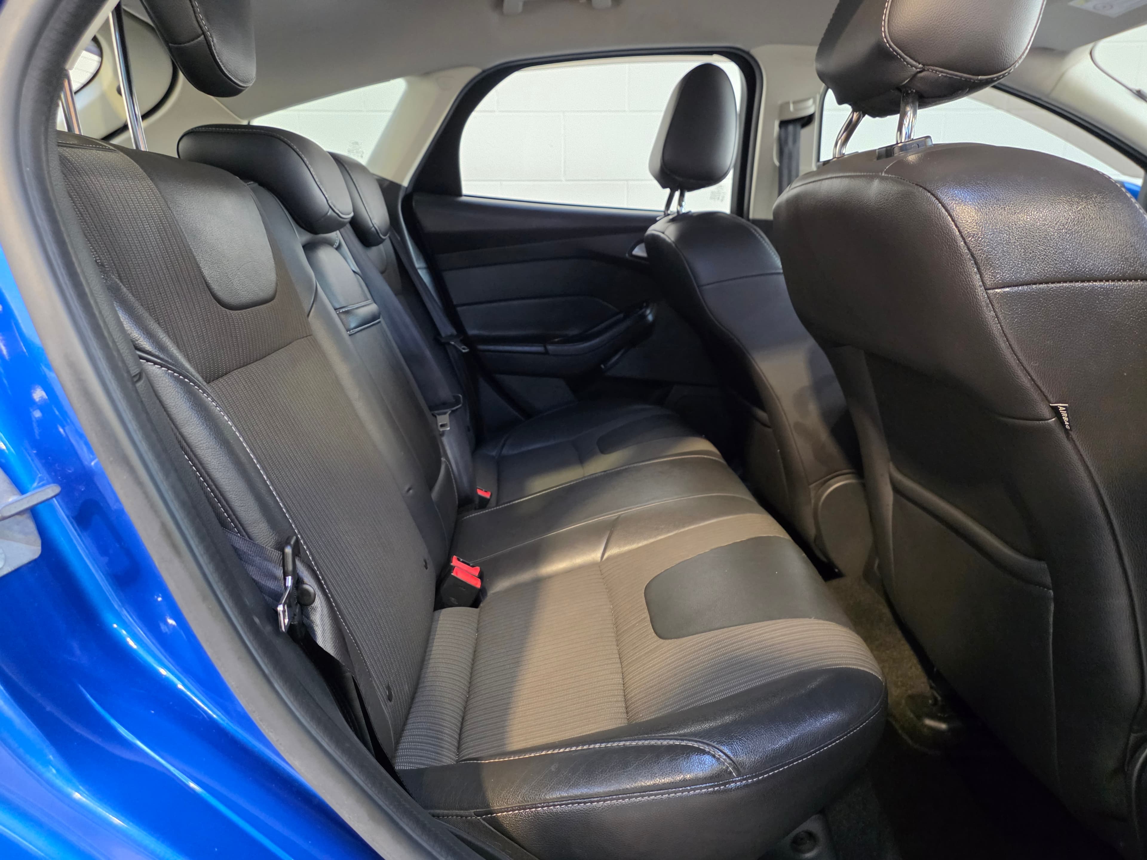 2013 Ford Focus S 2.0 photo 17