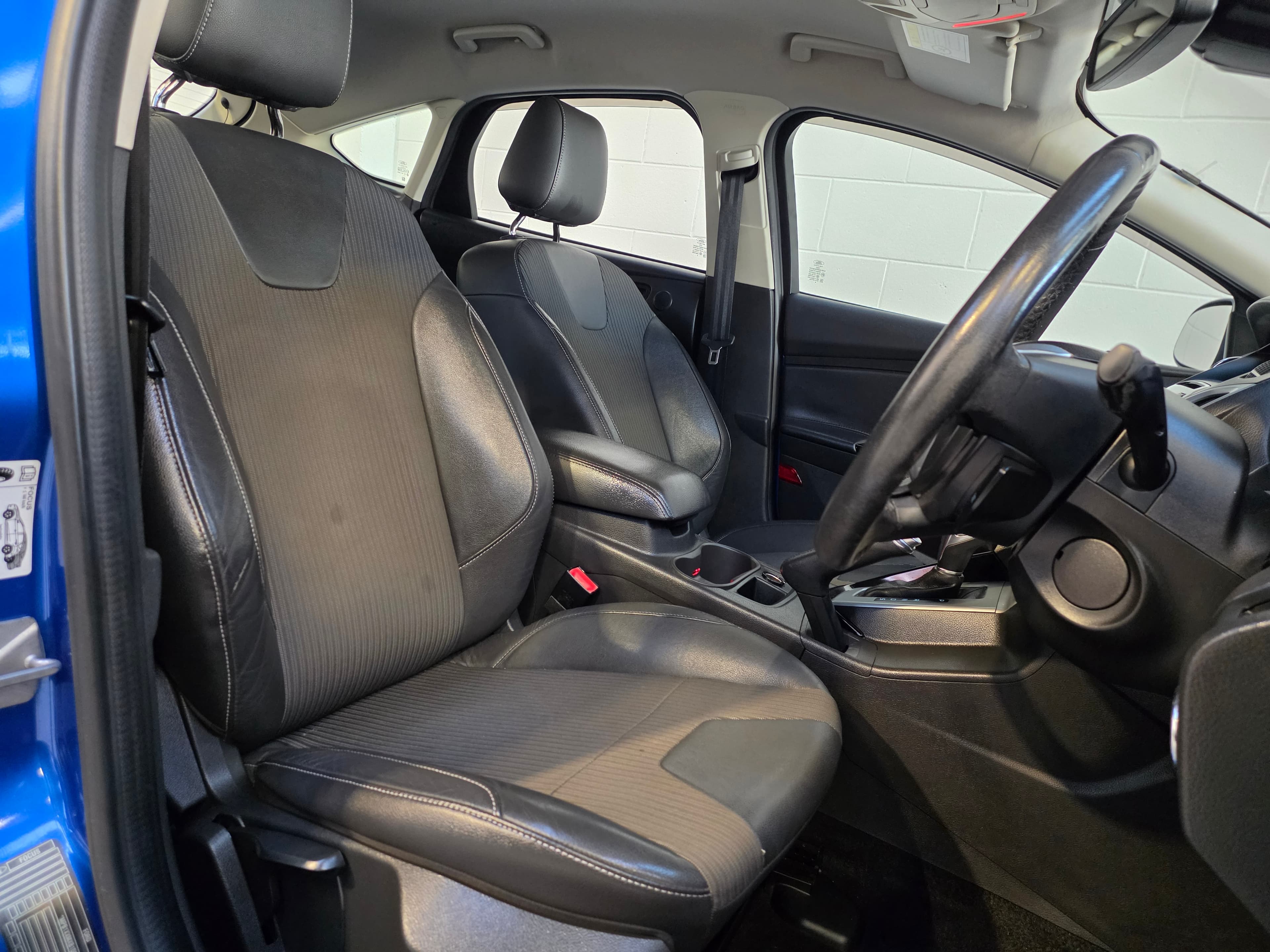 2013 Ford Focus S 2.0 photo 18