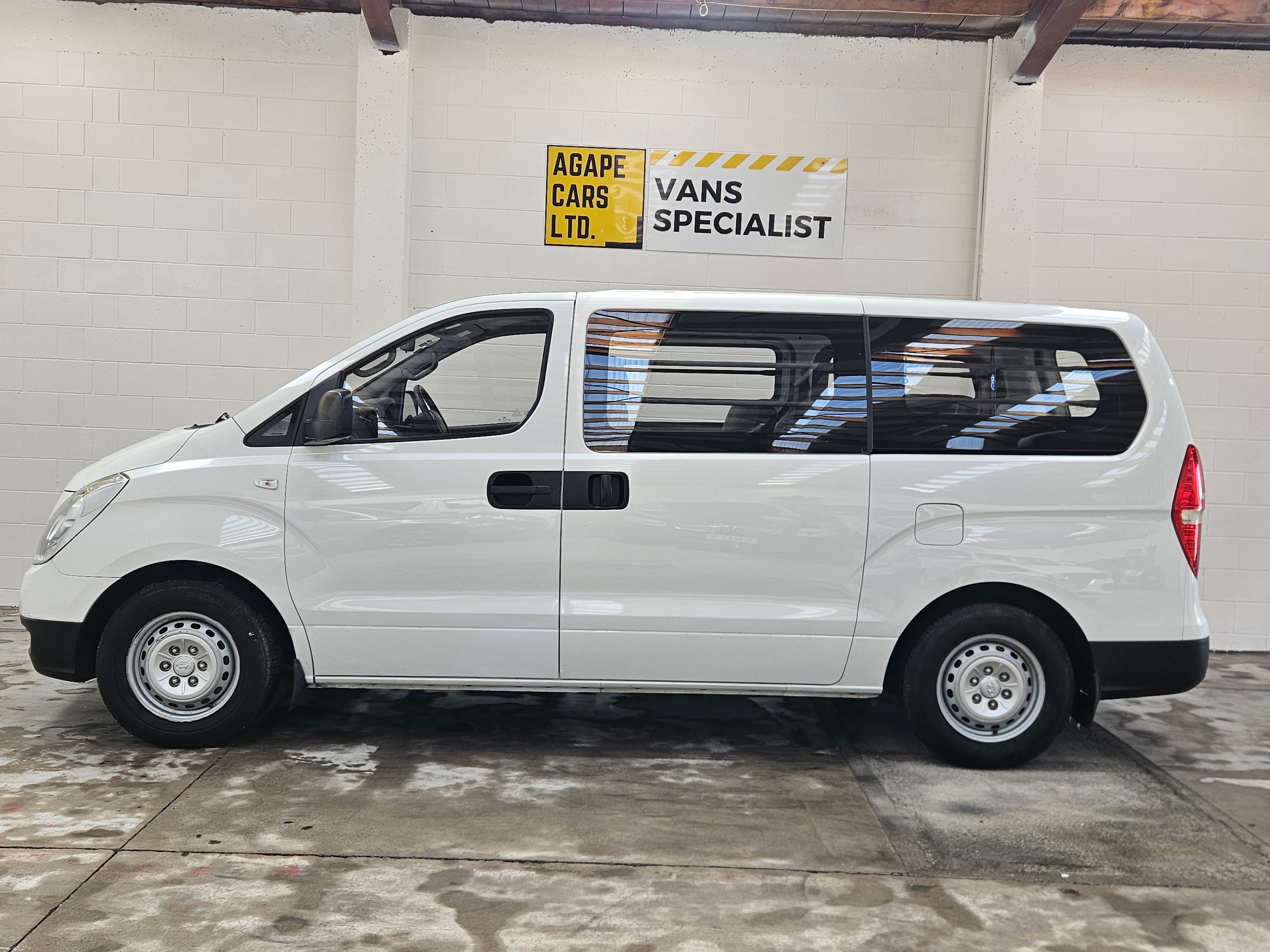 2011 Hyundai iLoad / H1 CRDi S photo 5