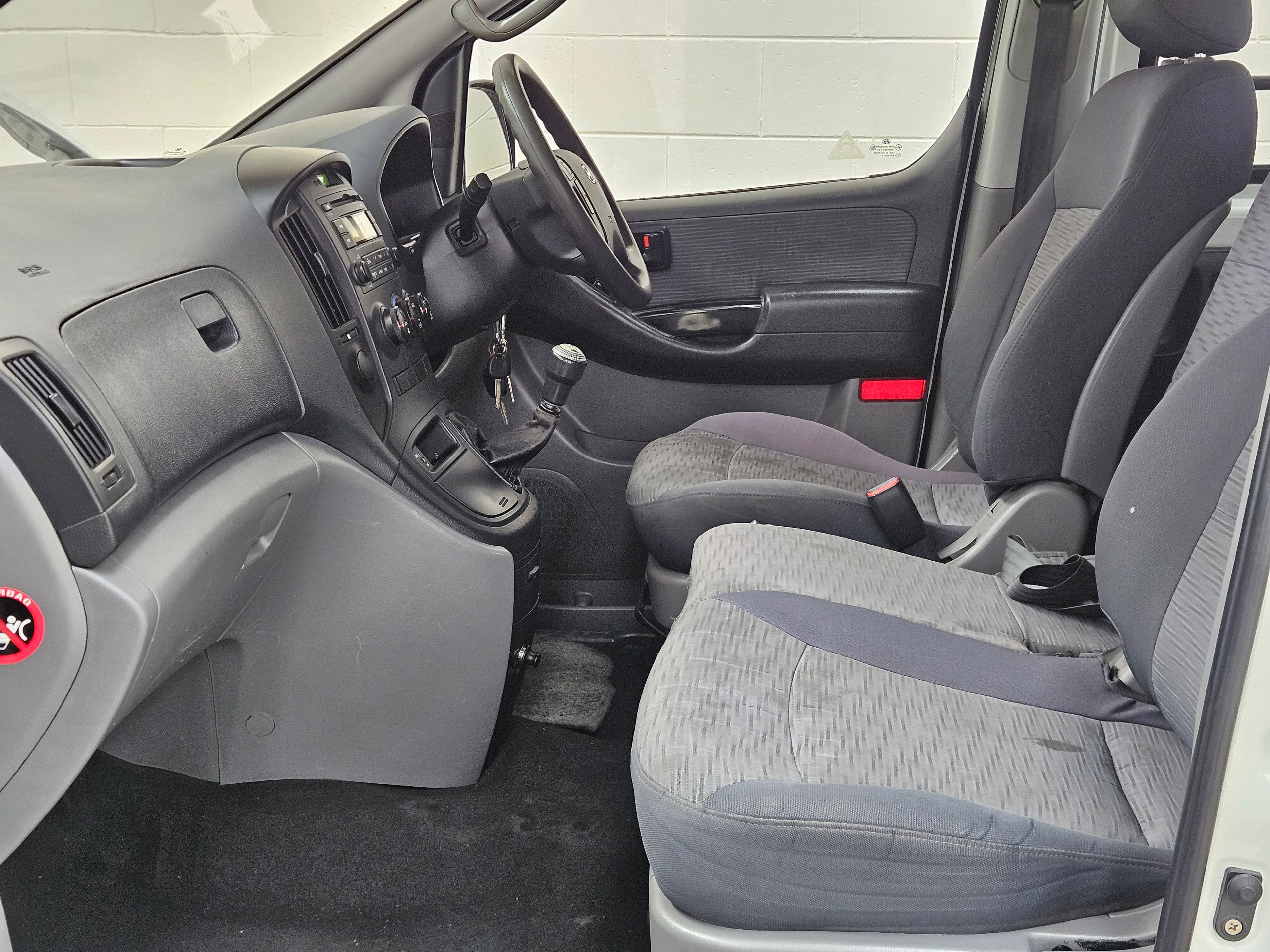 2011 Hyundai iLoad / H1 CRDi S photo 11