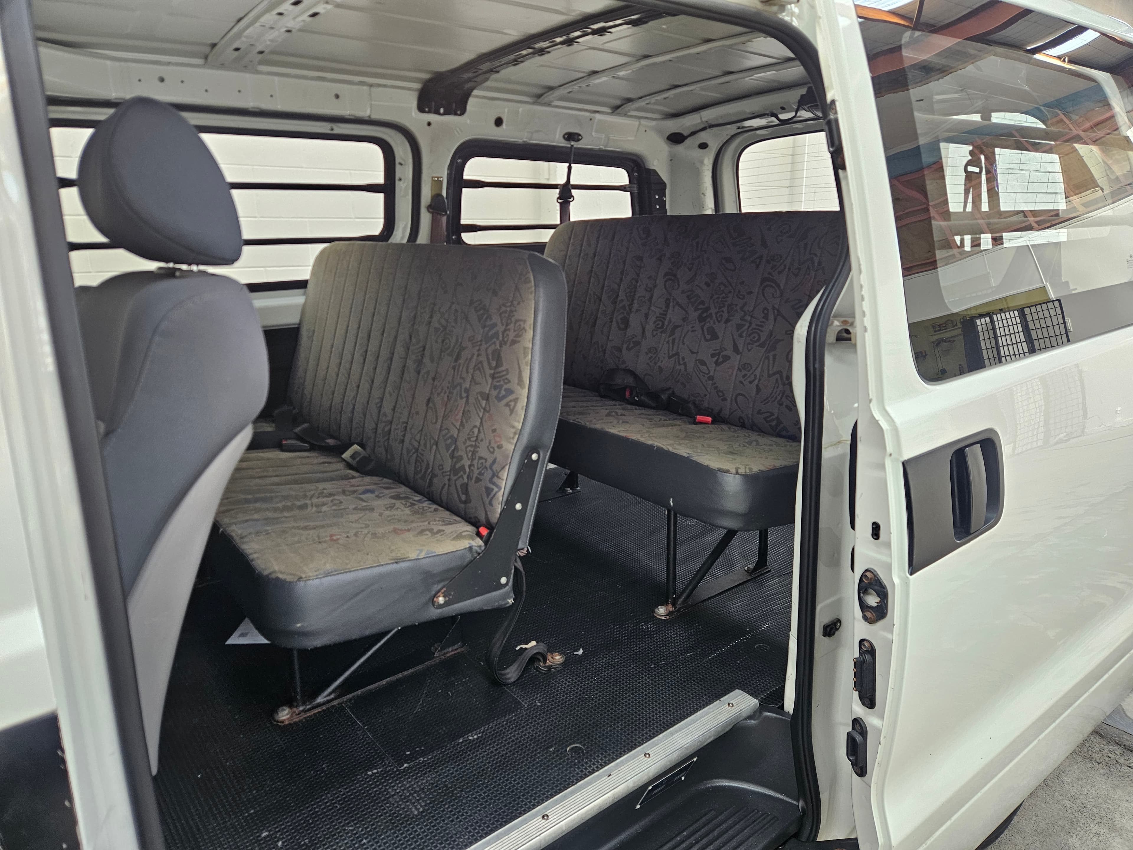 2011 Hyundai iLoad / H1 CRDi S photo 12