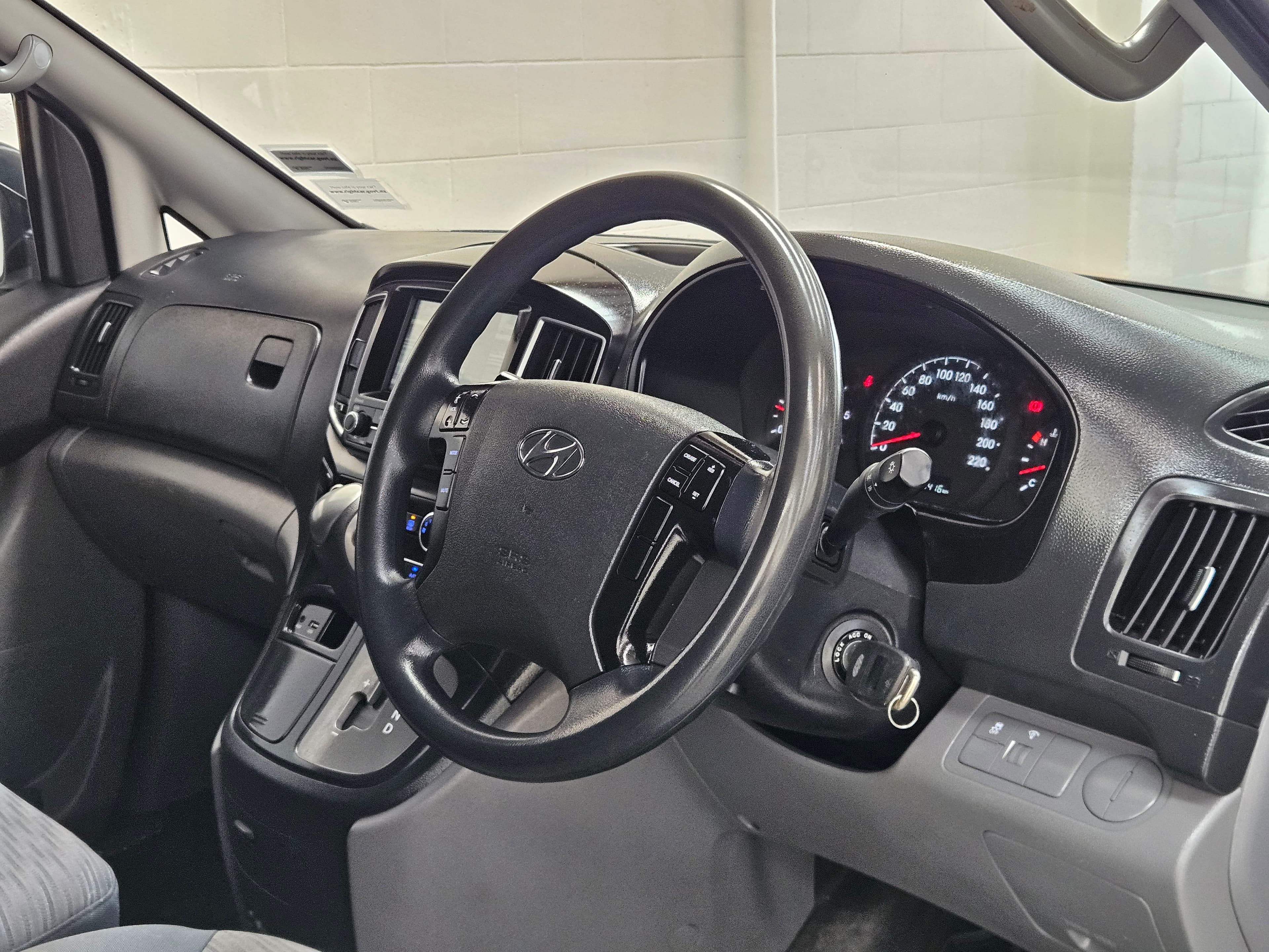 2017 Hyundai iLoad CRDi 2.5 Auto photo 10