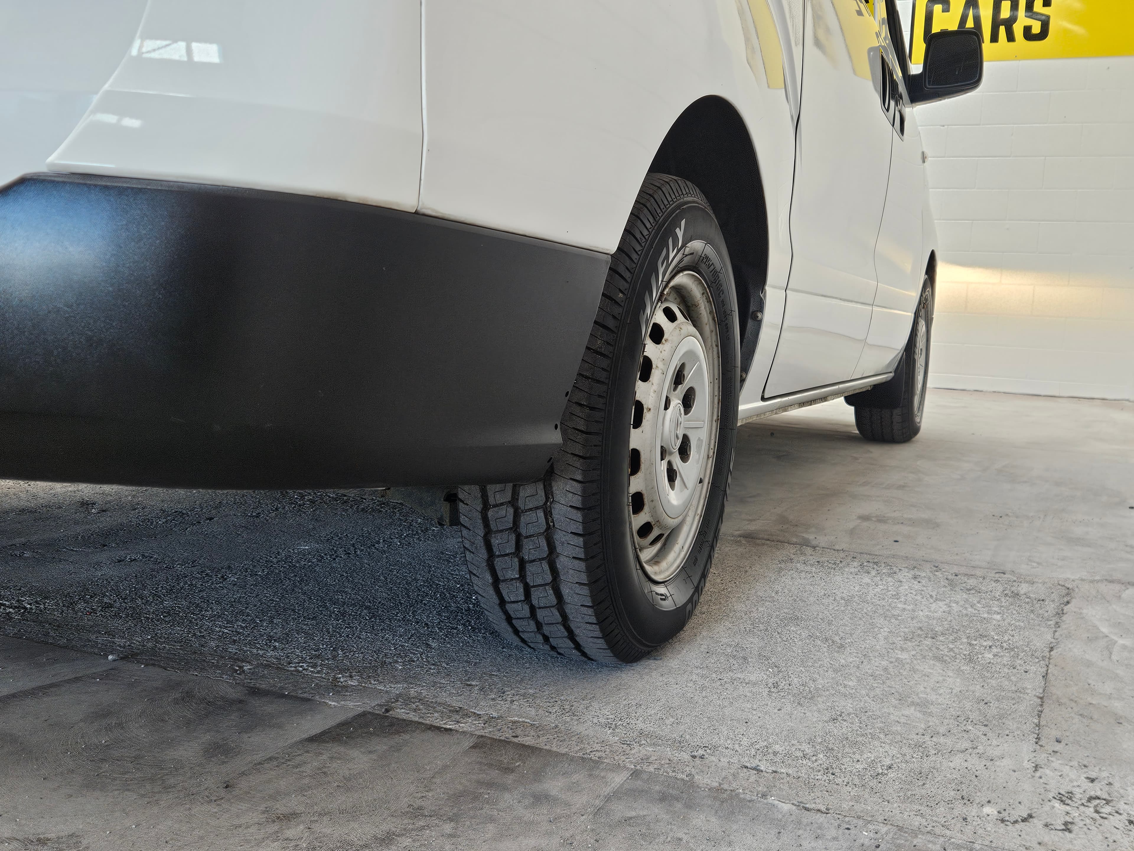 2017 Hyundai iLoad CRDi 2.5 Auto photo 12
