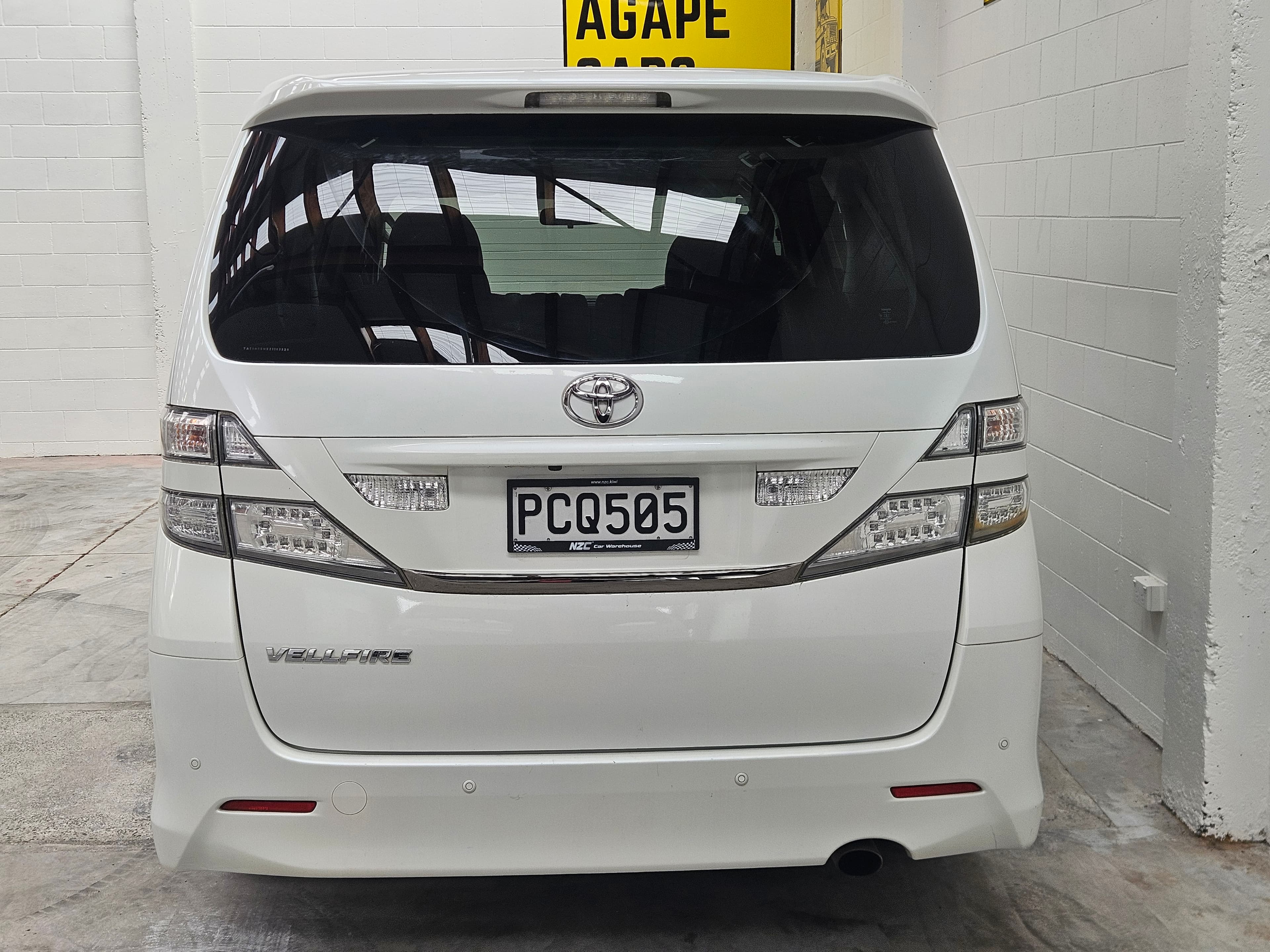 2010 Toyota Vellfire photo 4