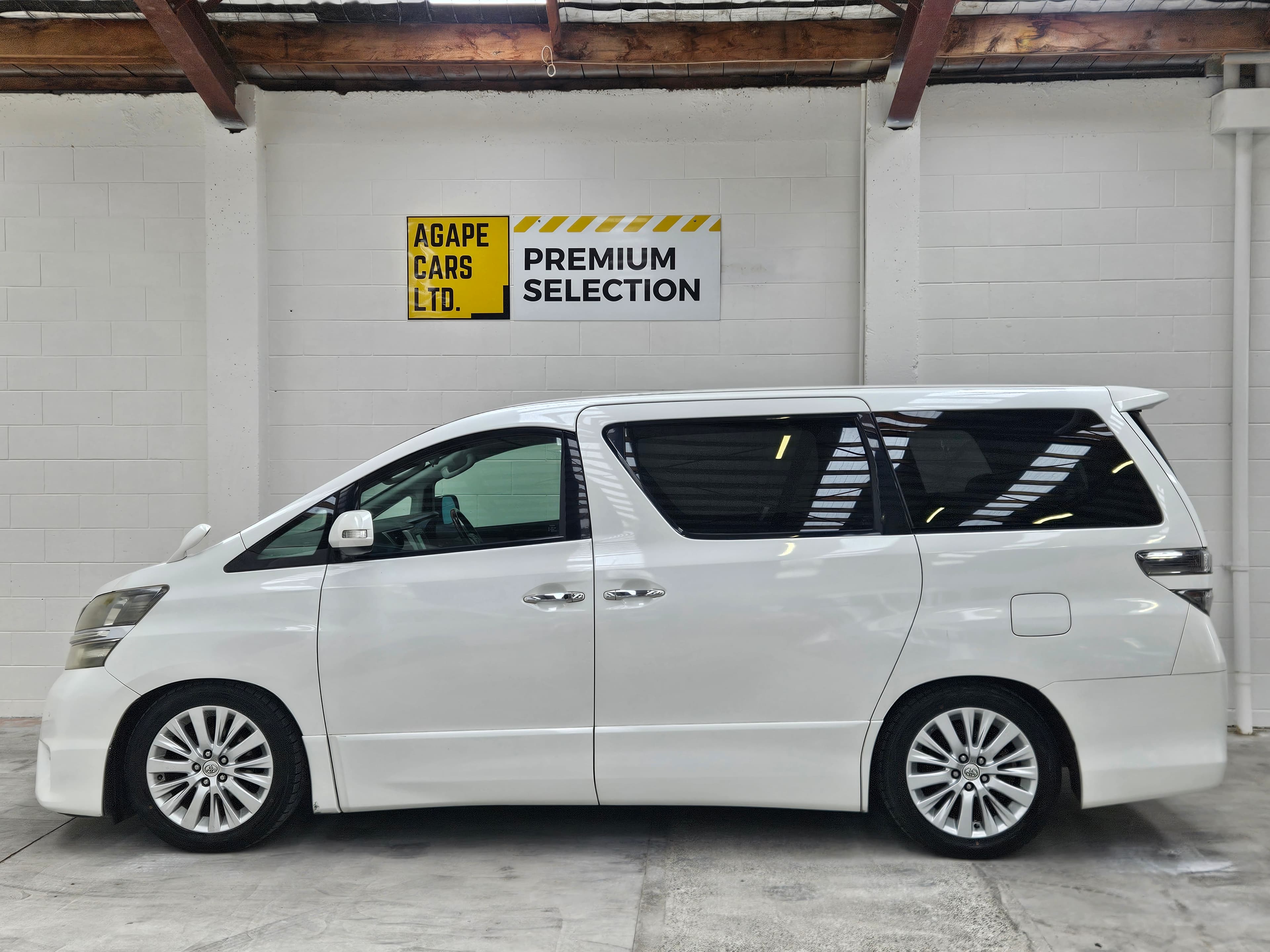 2010 Toyota Vellfire photo 6