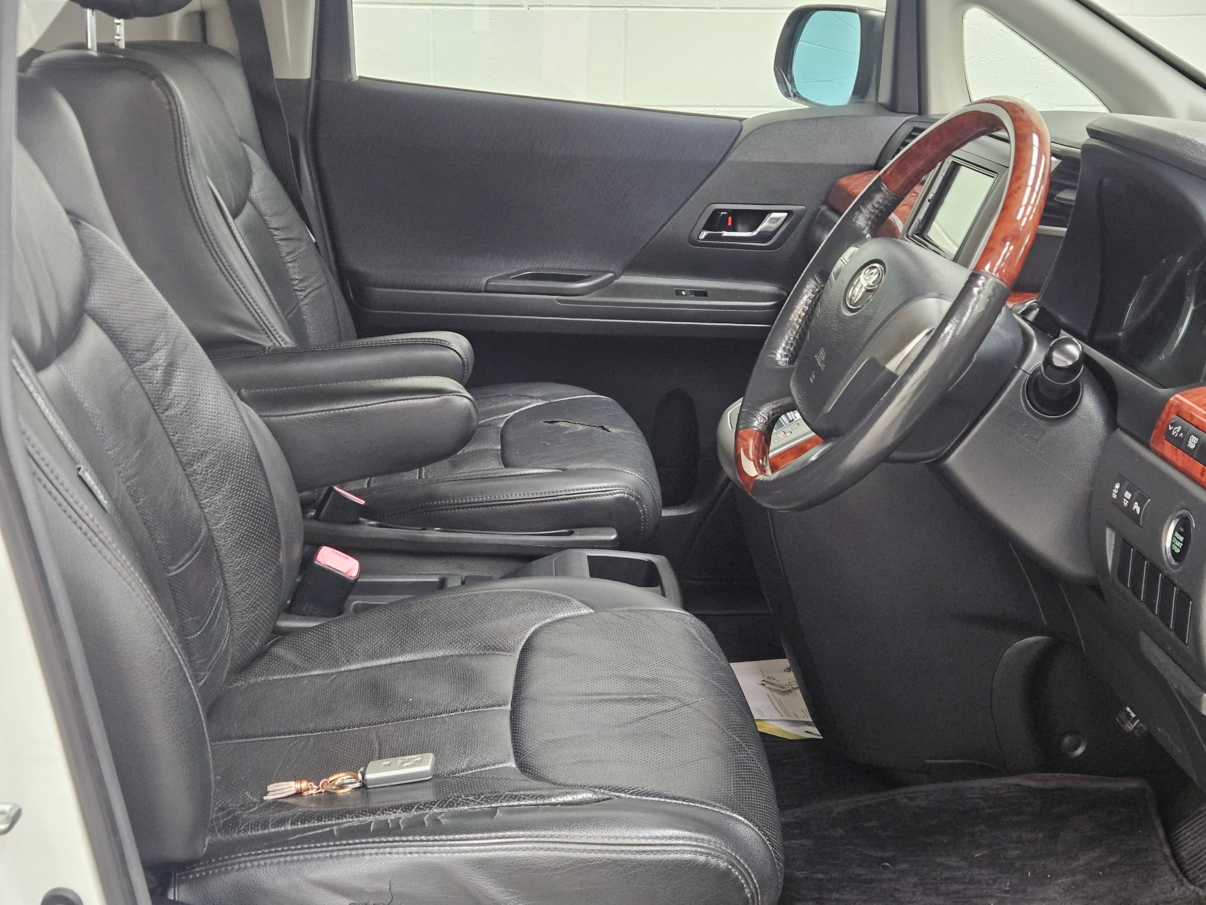 2010 Toyota Vellfire photo 10