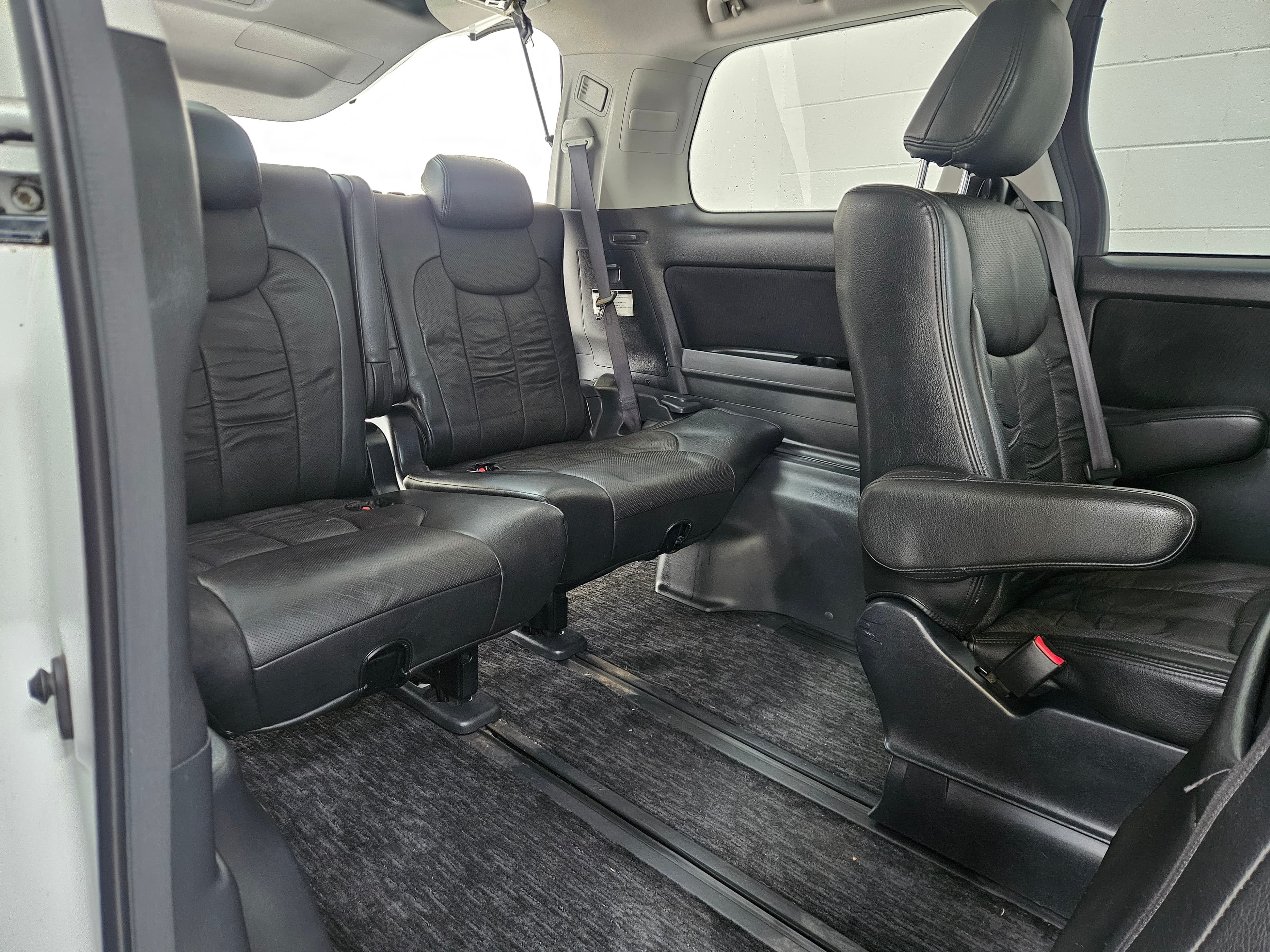 2010 Toyota Vellfire photo 12