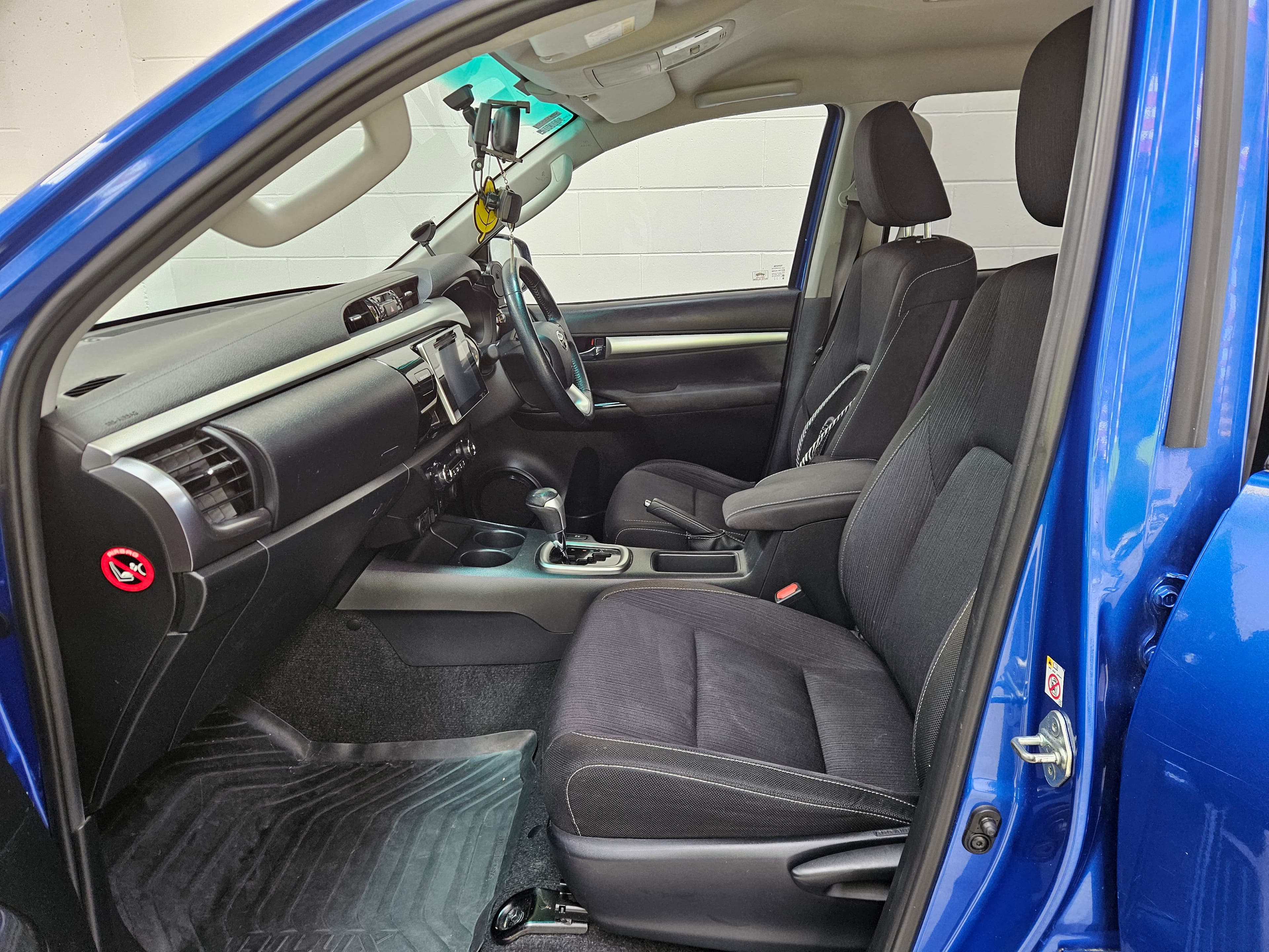 2016 Toyota Hilux SR5 Td DC photo 7