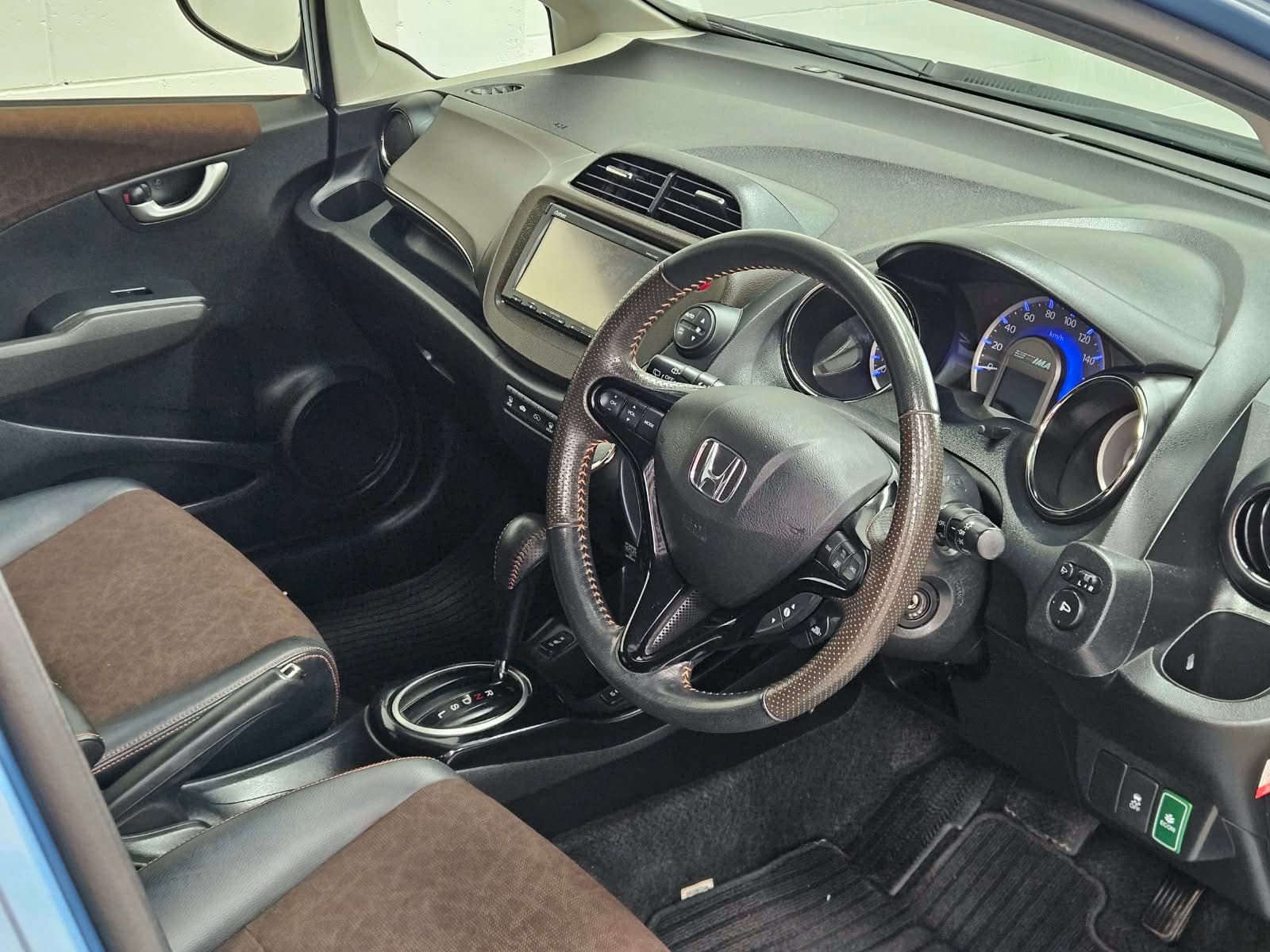 2013 Honda Fit Shuttle - Hybrid photo 11