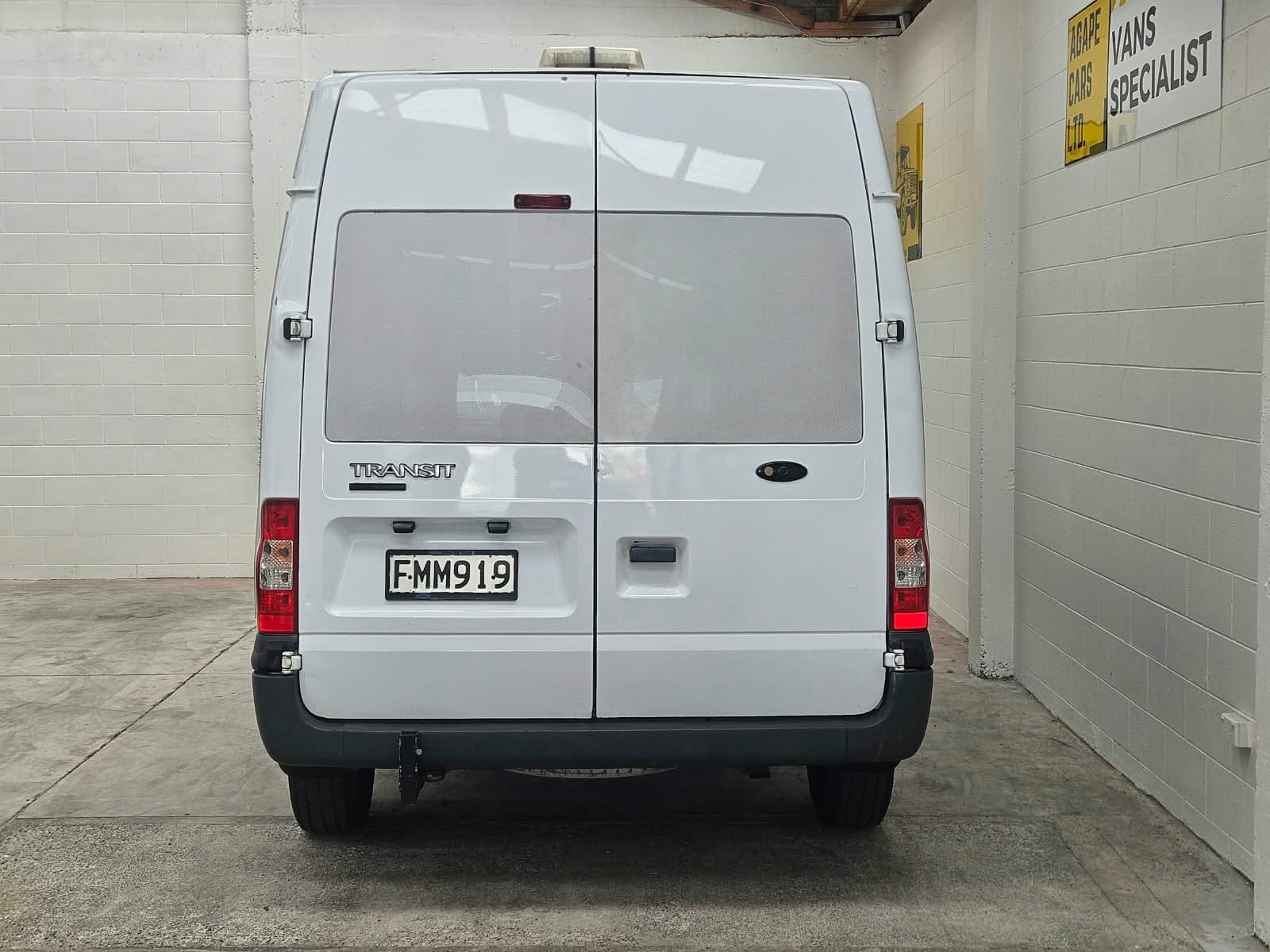 2010 Ford Transit SWB Mroof photo 4