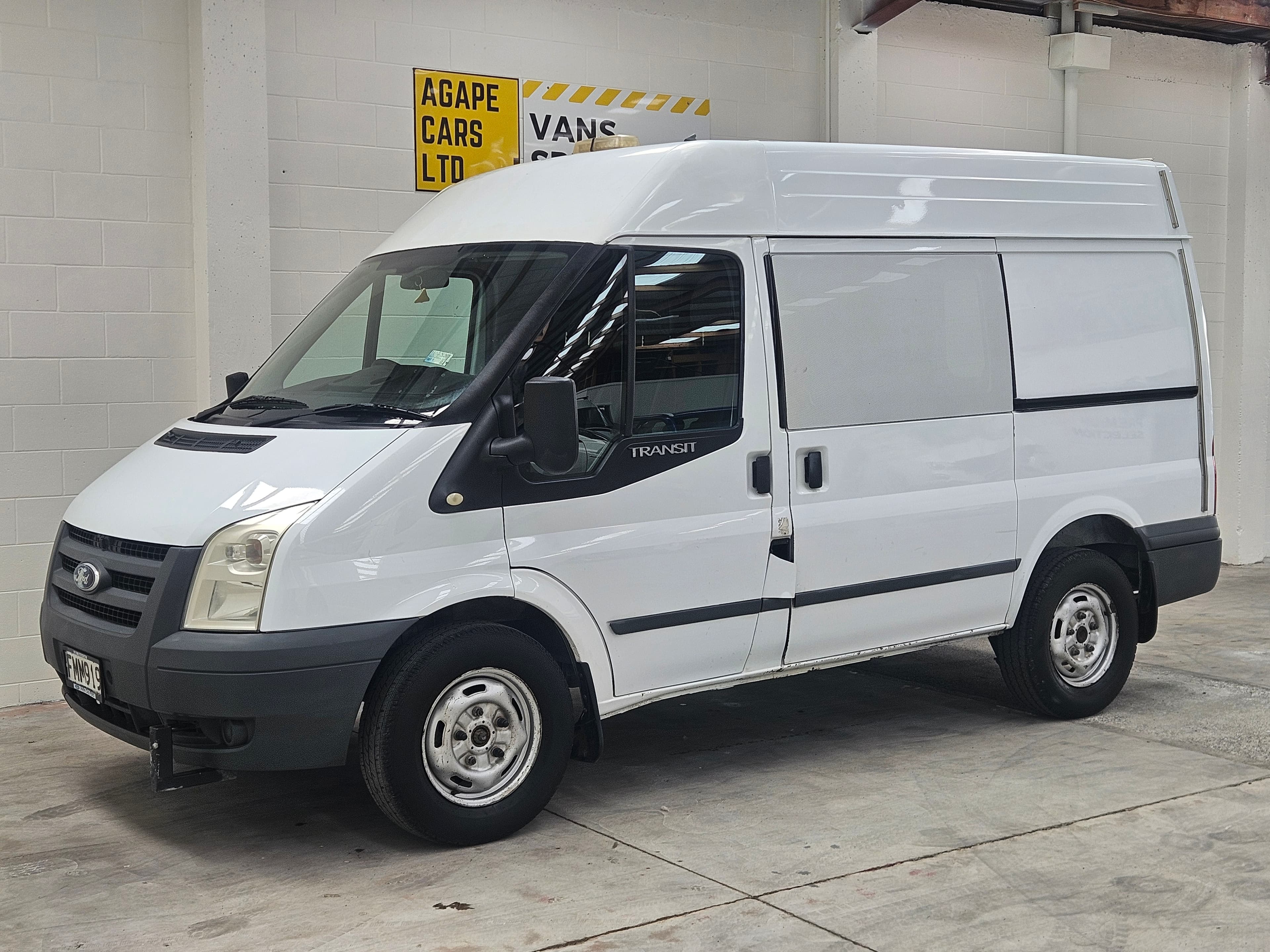 2010 Ford Transit SWB Mroof photo 7
