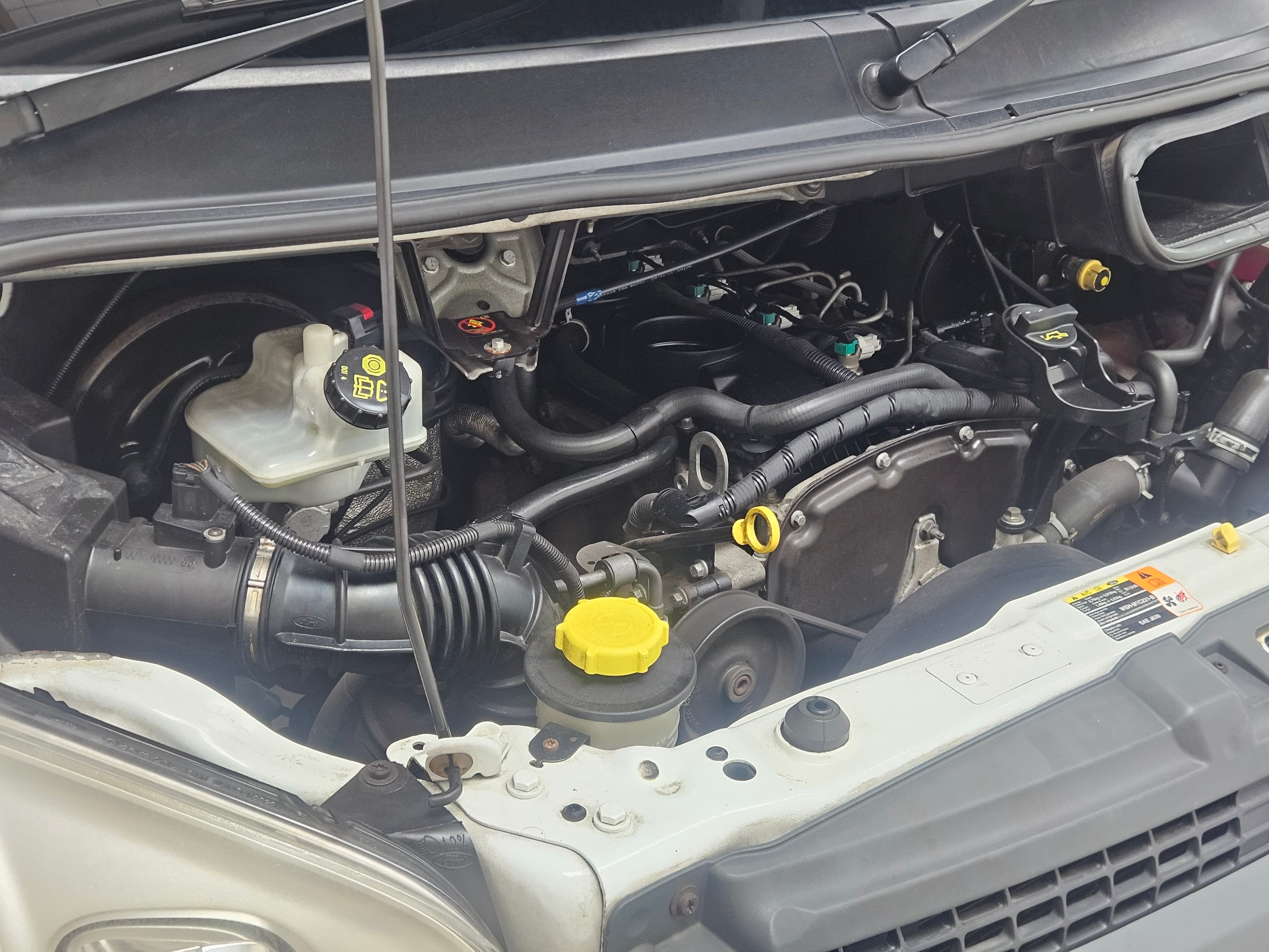 2010 Ford Transit SWB Mroof photo 9