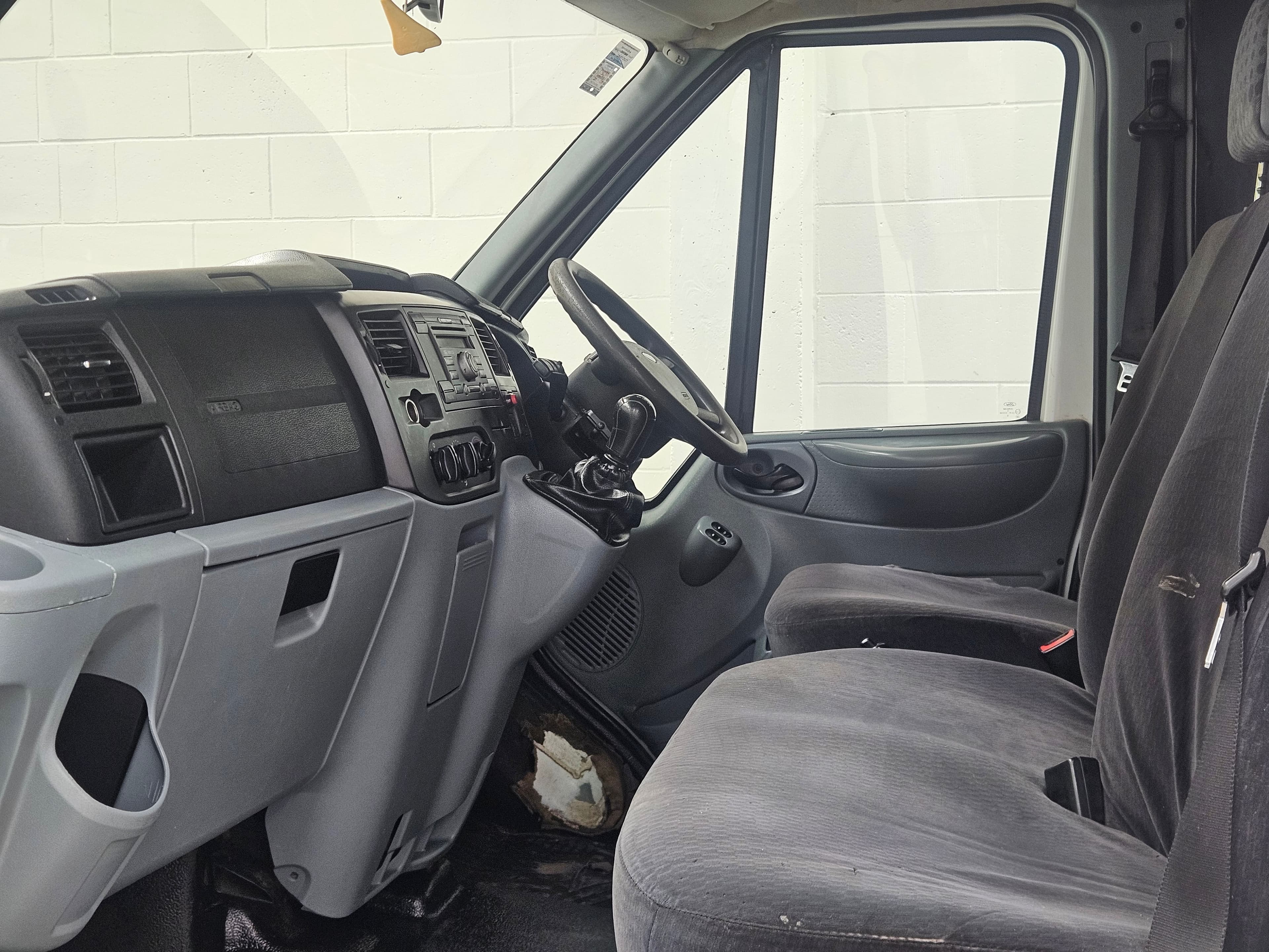 2010 Ford Transit SWB Mroof photo 10
