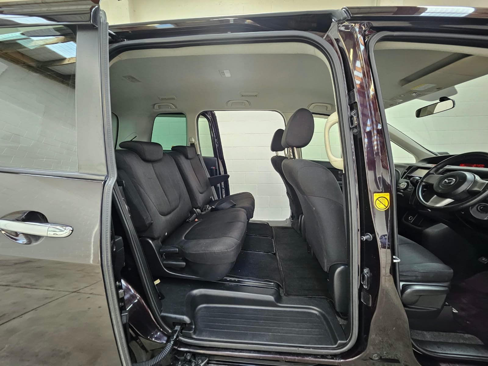 2011 Mazda Biante Wagon photo 11