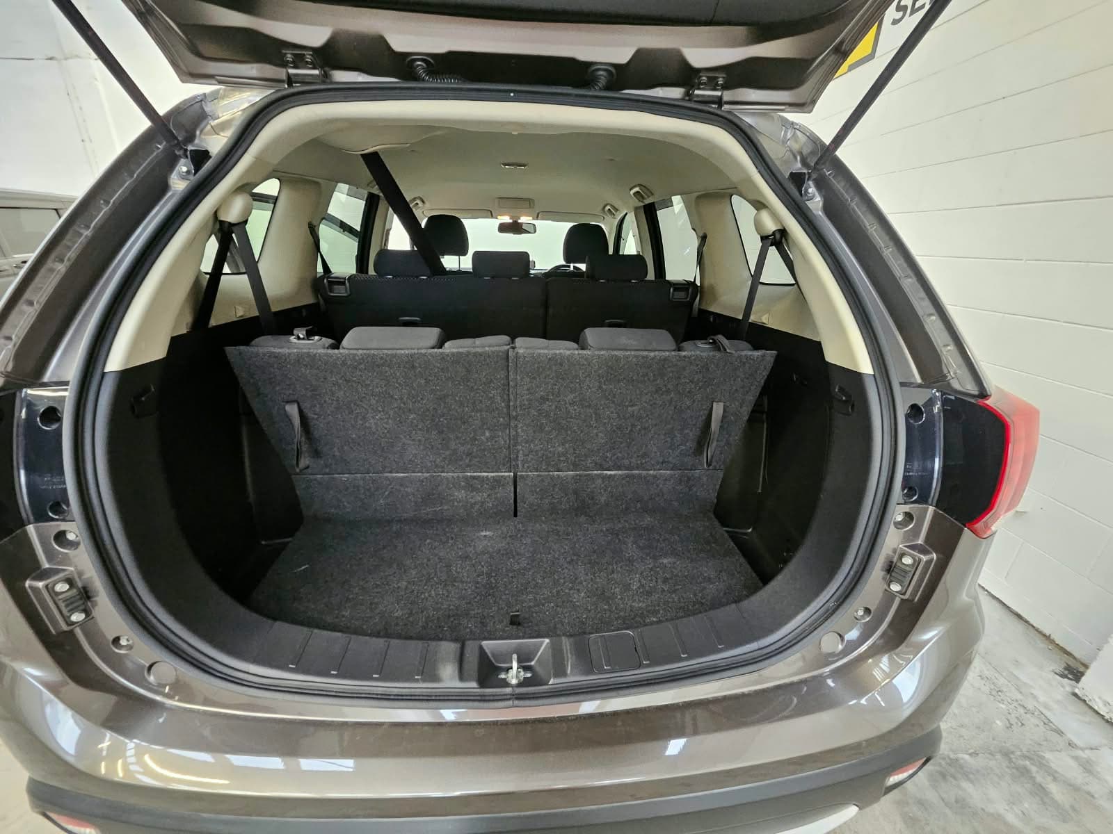 2015 Mitsubishi Outlander 7 Seater photo 14