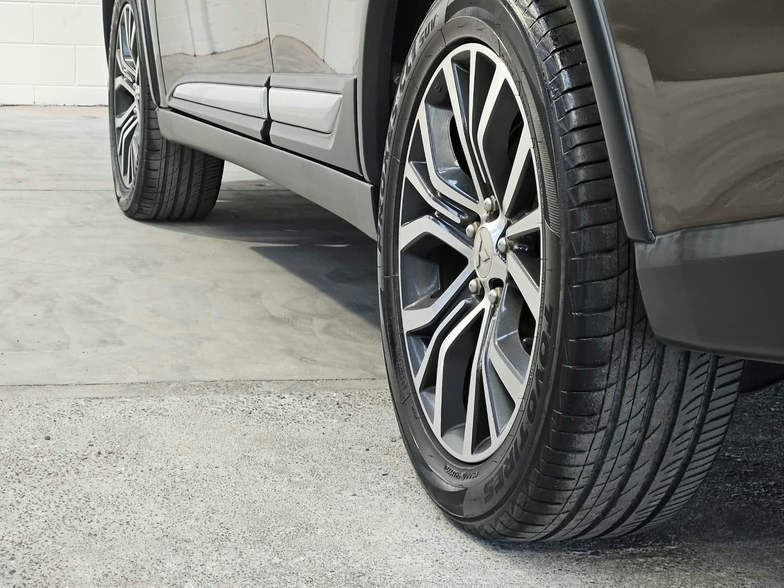 2015 Mitsubishi Outlander 7 Seater photo 15
