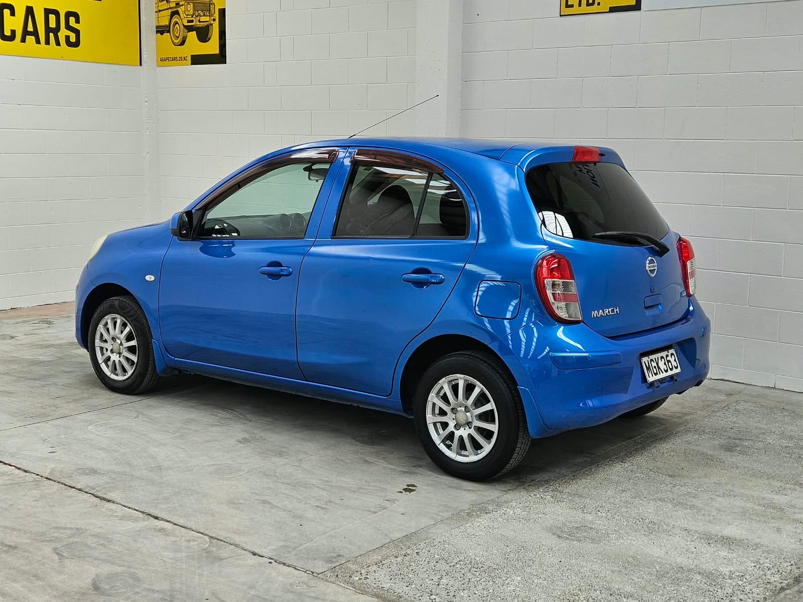 2010 Nissan March AT photo 5