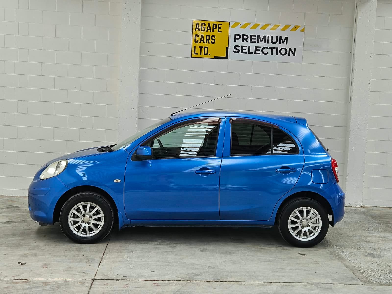 2010 Nissan March AT photo 6