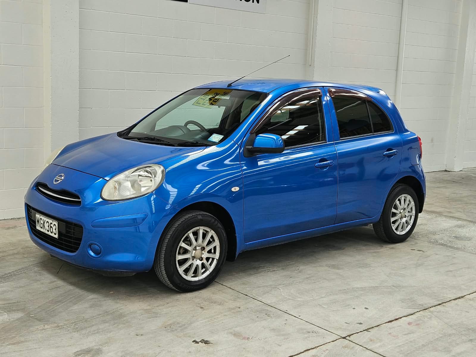 2010 Nissan March AT photo 7