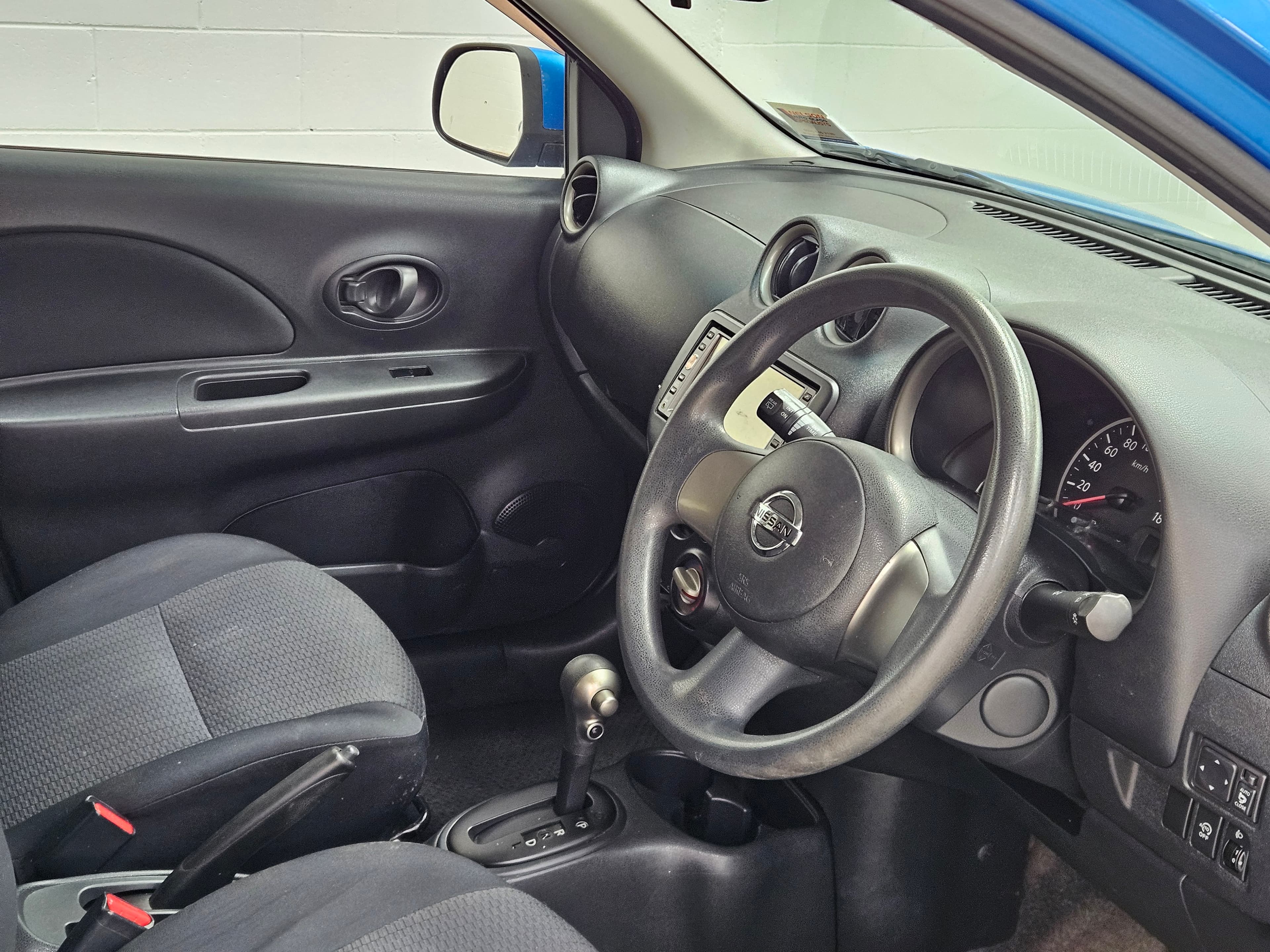 2010 Nissan March AT photo 9
