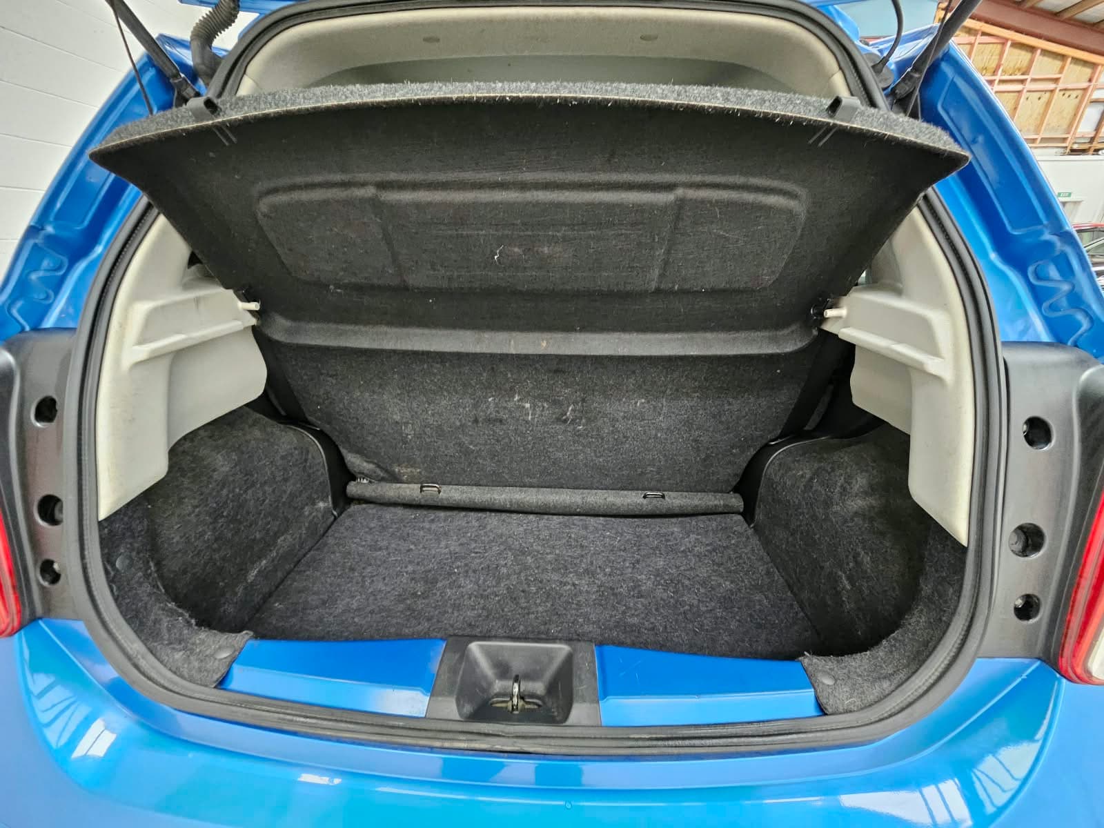 2010 Nissan March AT photo 11