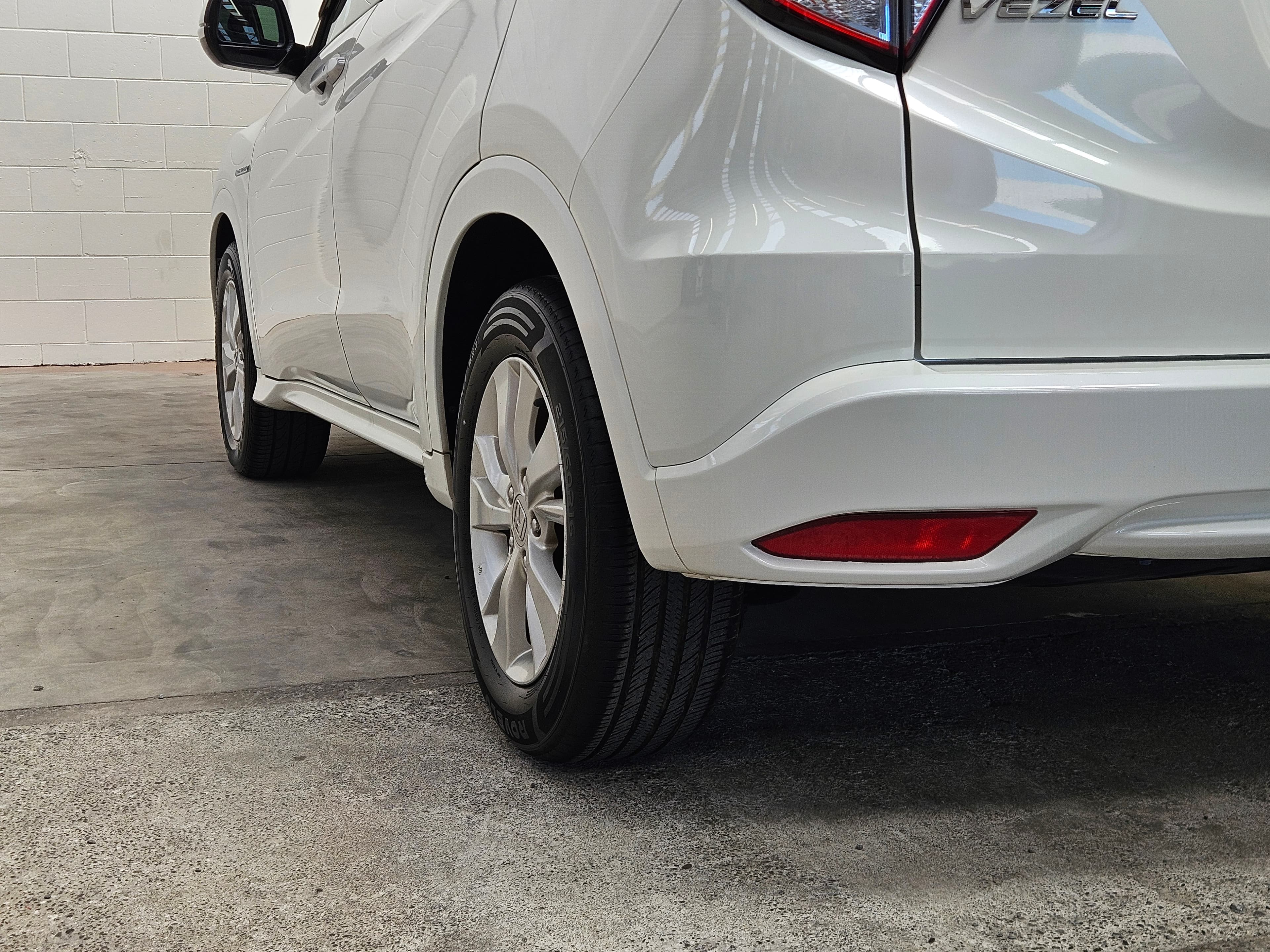 2015 Honda Vezel HYBRID X photo 16